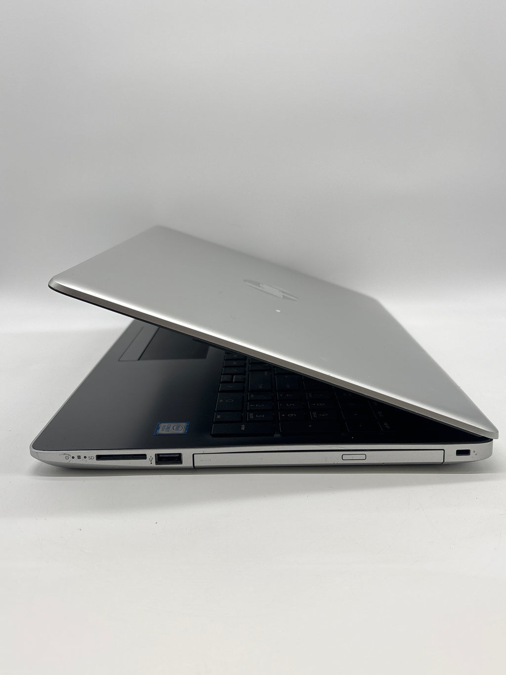 HP 15-da0073wm Intel Core i7-8550U 1TB SSD 4GB RAM