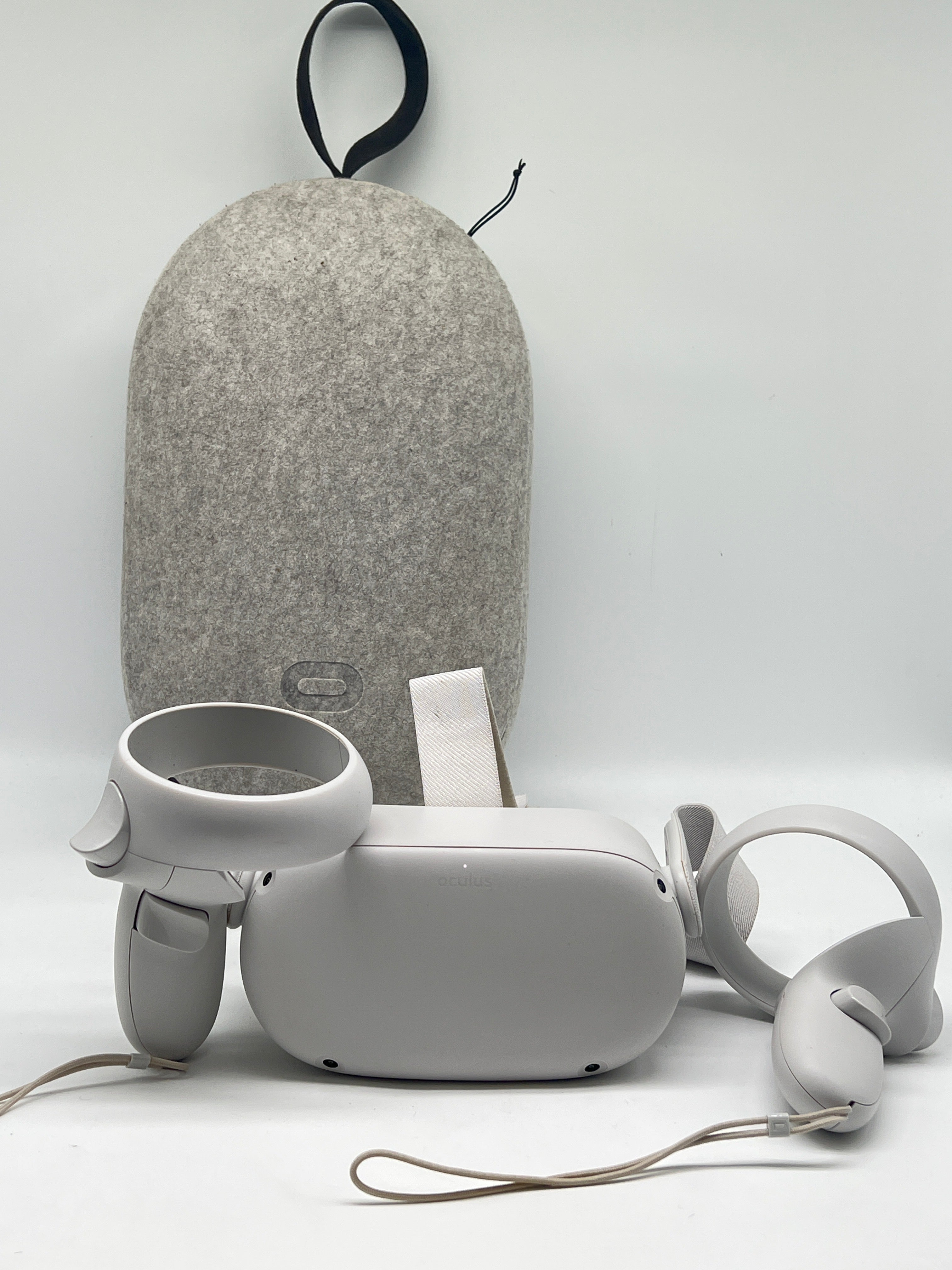 Oculus Meta Quest 2 128GB VR Headset - For Parts (Read)