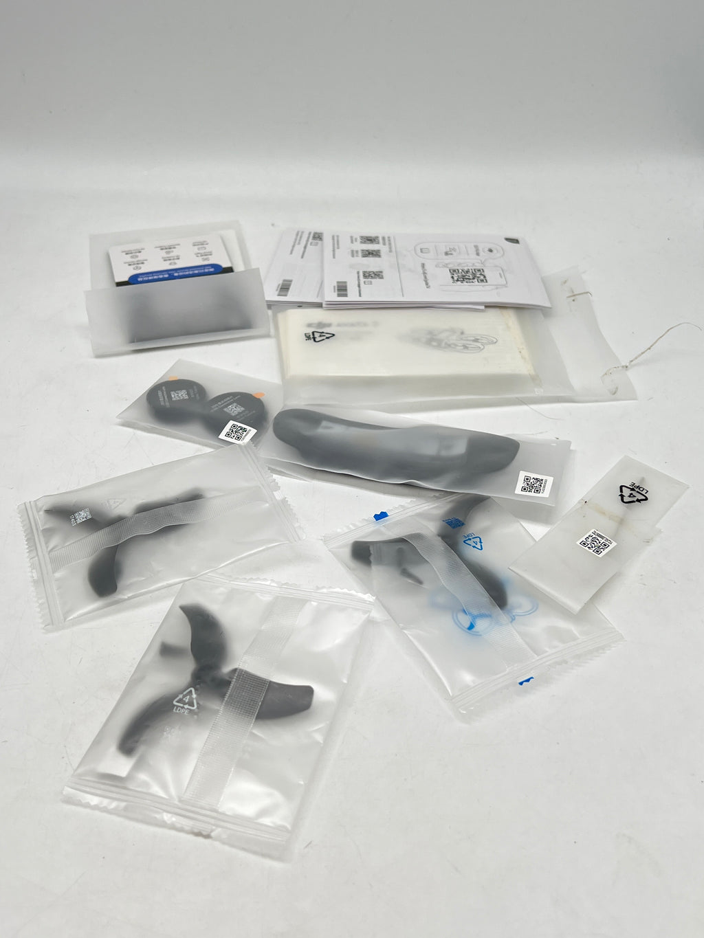 DJI Avata 2 Fly More Combo FPV Drone with Goggles Batteries RC Motion Controller