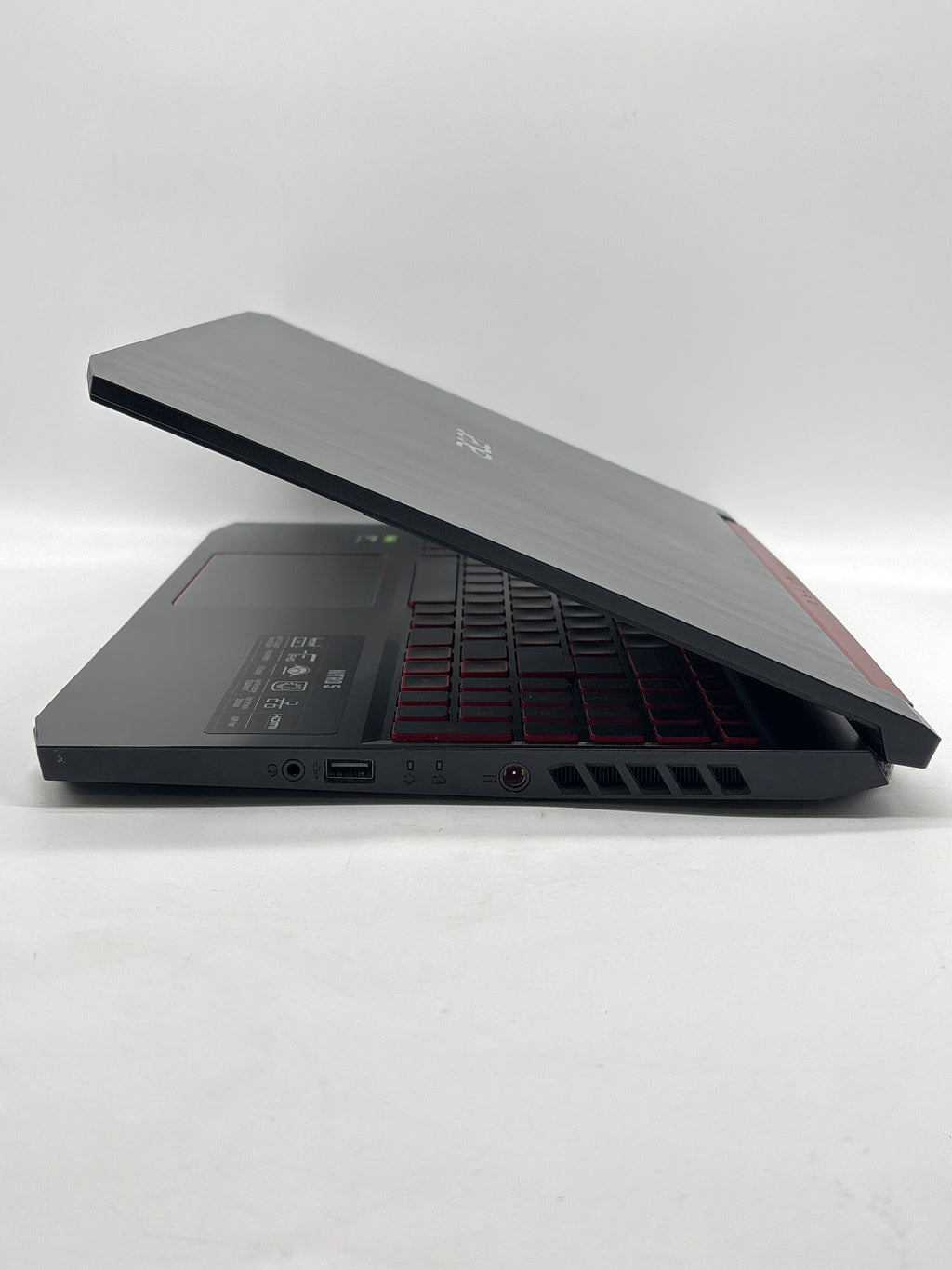 Acer Acer Nitro 5 N18C3 i5-9300H 8GB RAM 512GB SSD GTX 1650 - Bad Battery