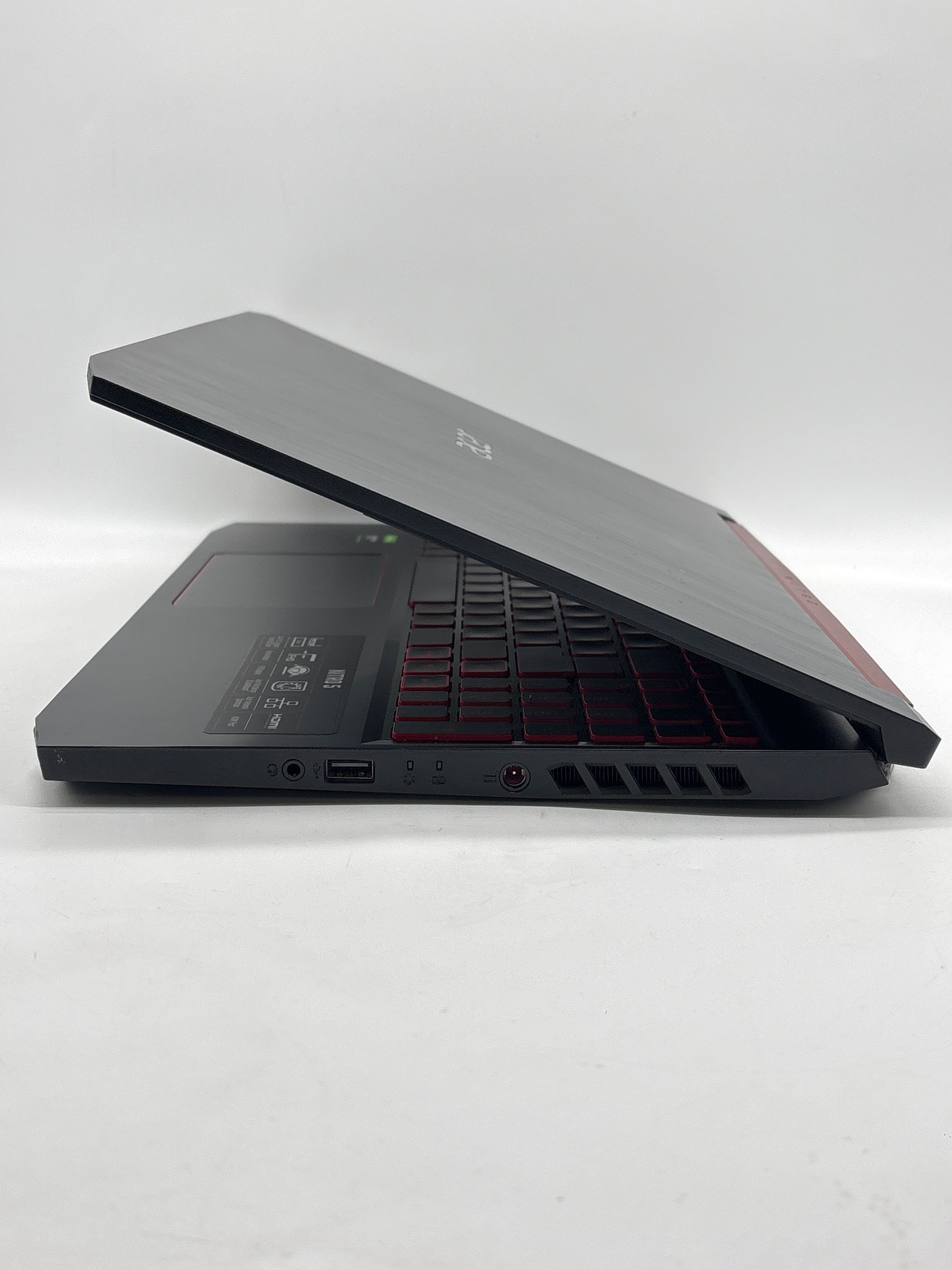 Acer Acer Nitro 5 N18C3 i5-9300H 8GB RAM 512GB SSD GTX 1650 - Bad Battery