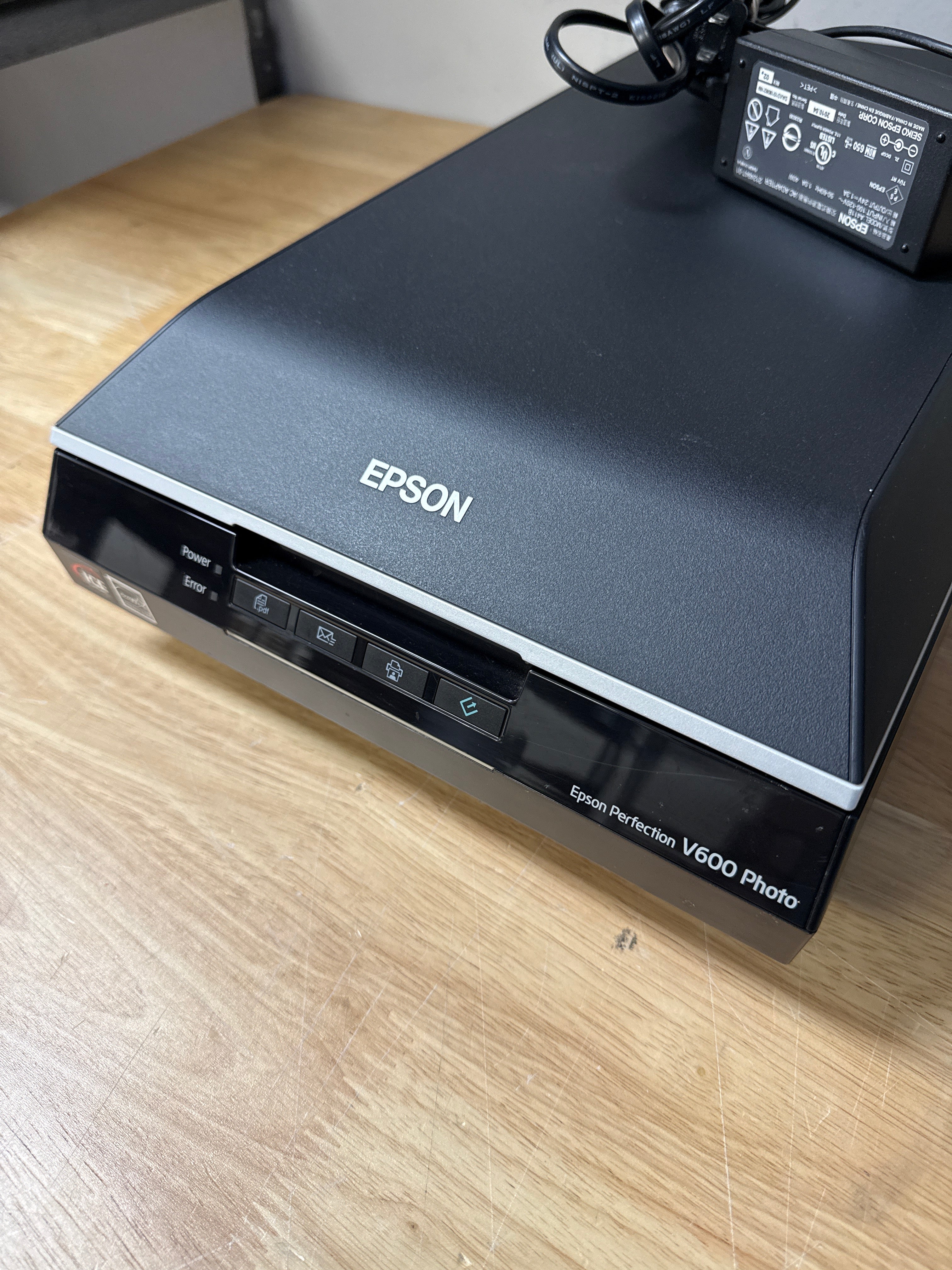 Epson V600 Photo Document Scanner - Used