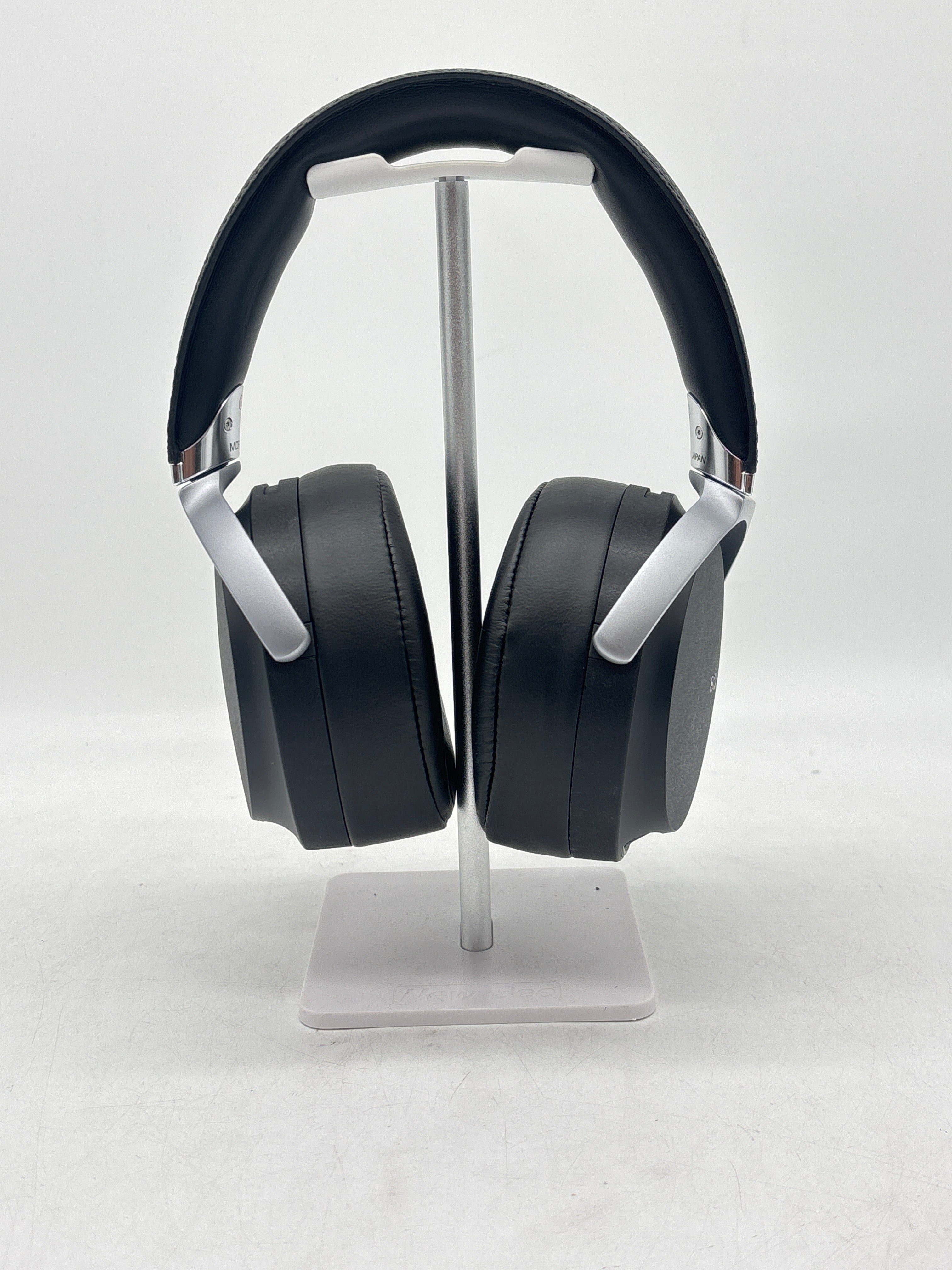 Sony MDR-Z7 Over-Ear High Resolution Audiophile Headphones - For Parts (Left speaker issues)