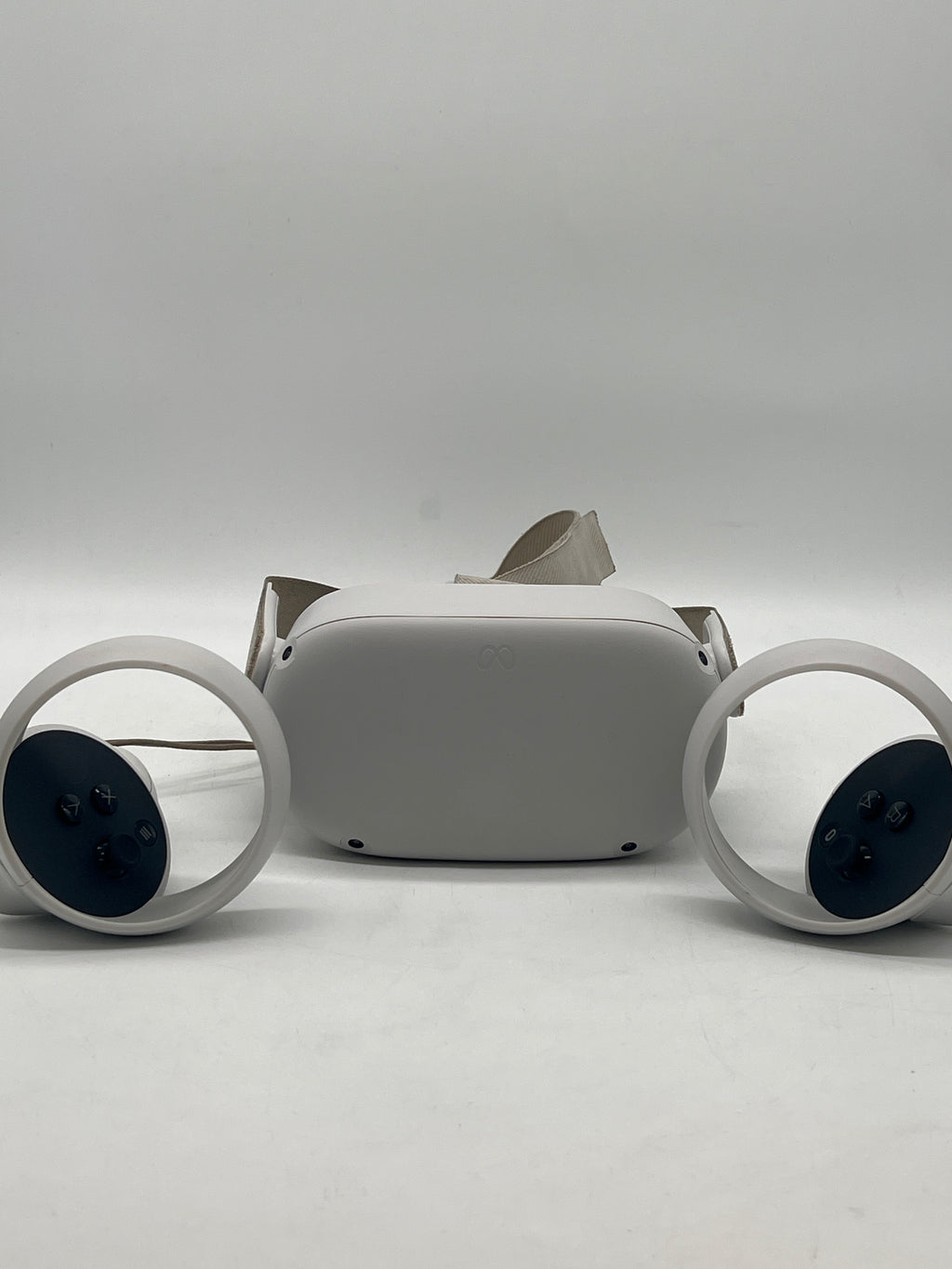 Meta Quest 2 VR Headset White 64GB - For Parts (Missing face cushion)