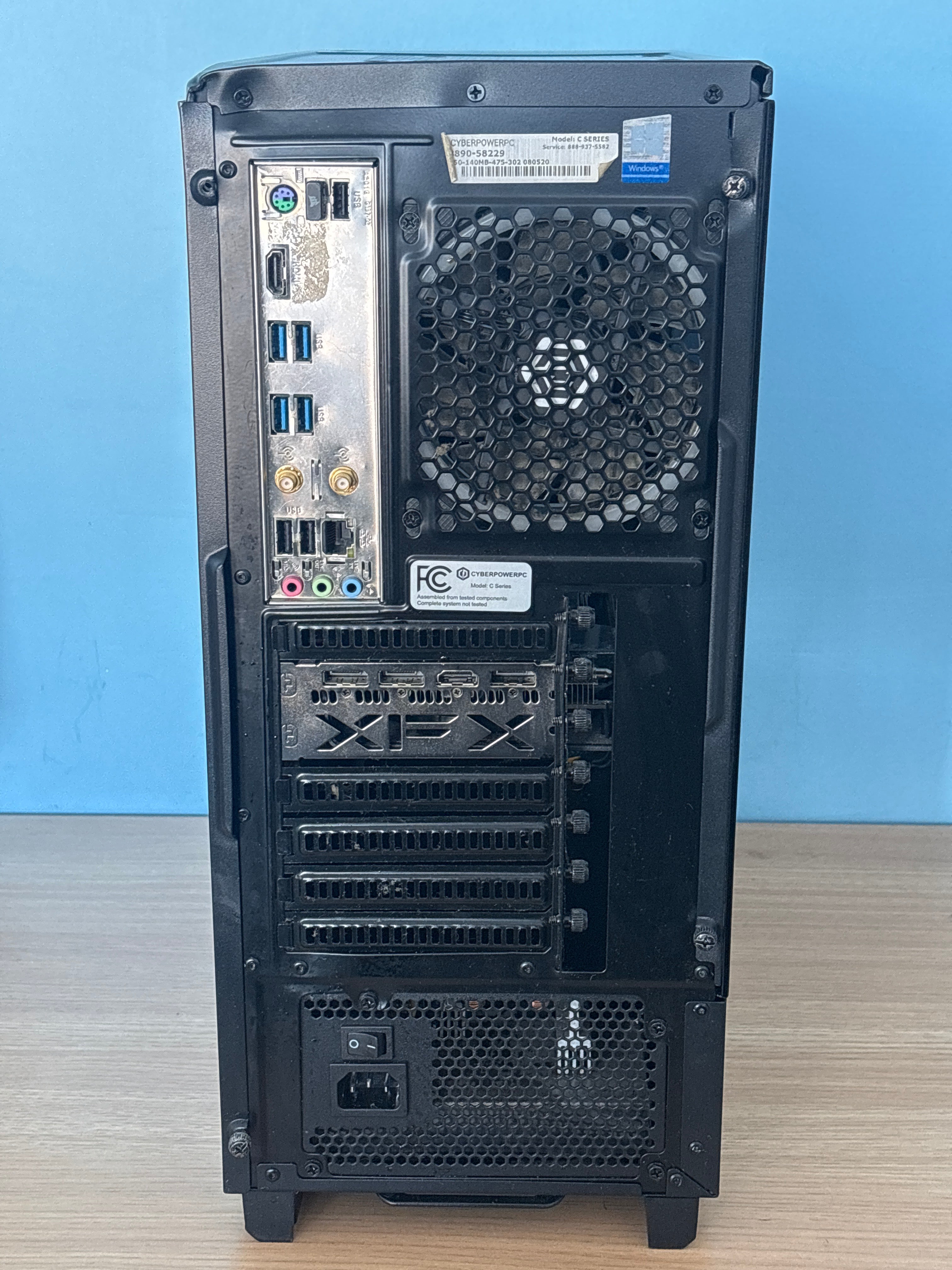 CyberPower PC Ryzen 5 3600 16GB RAM 2TB HDD 256GB SSD Radeon RX 6650 XT