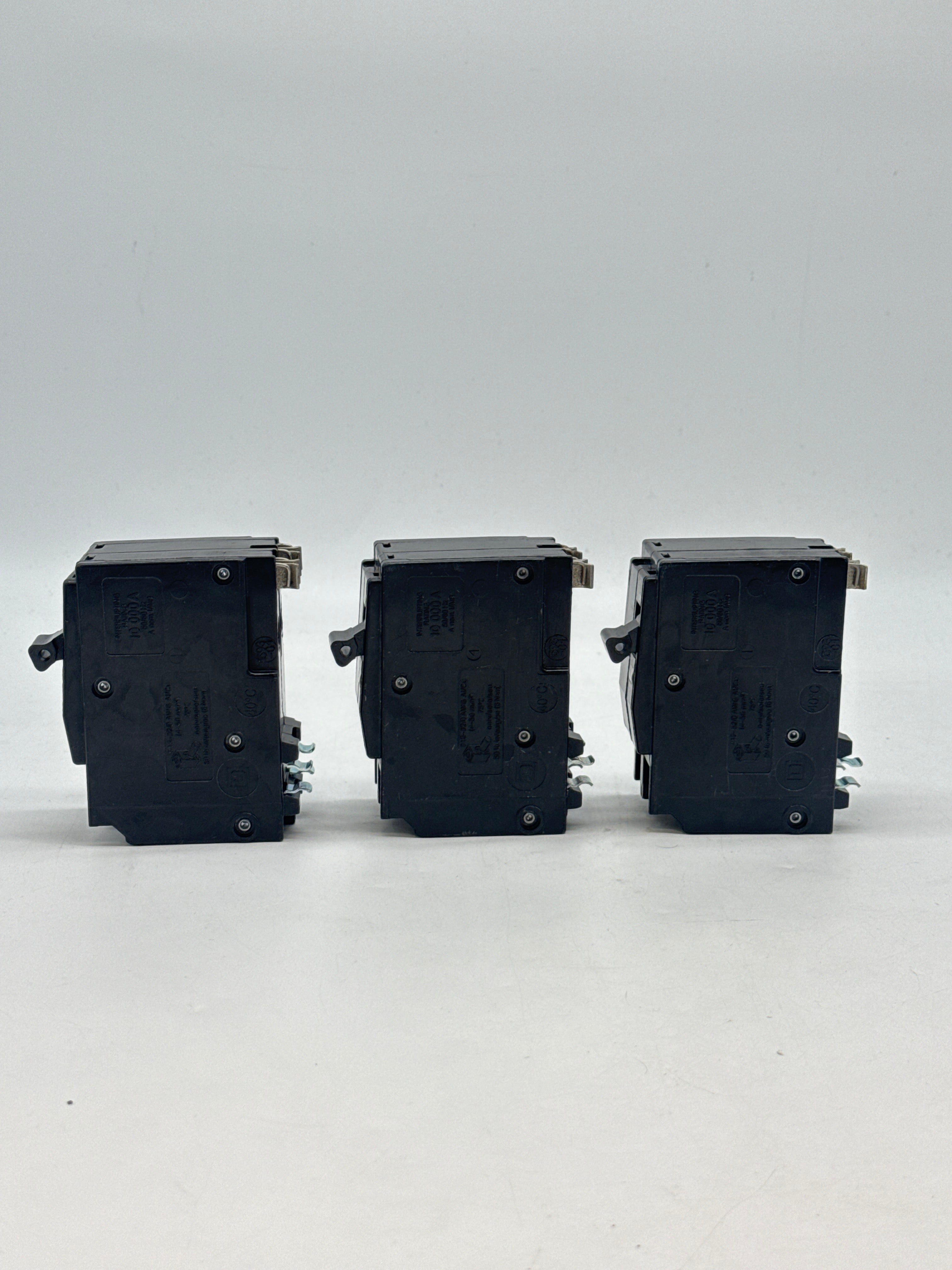 lot of 3 - Square D QO2125 125A 2-Pole Circuit Breaker Plug-In Black