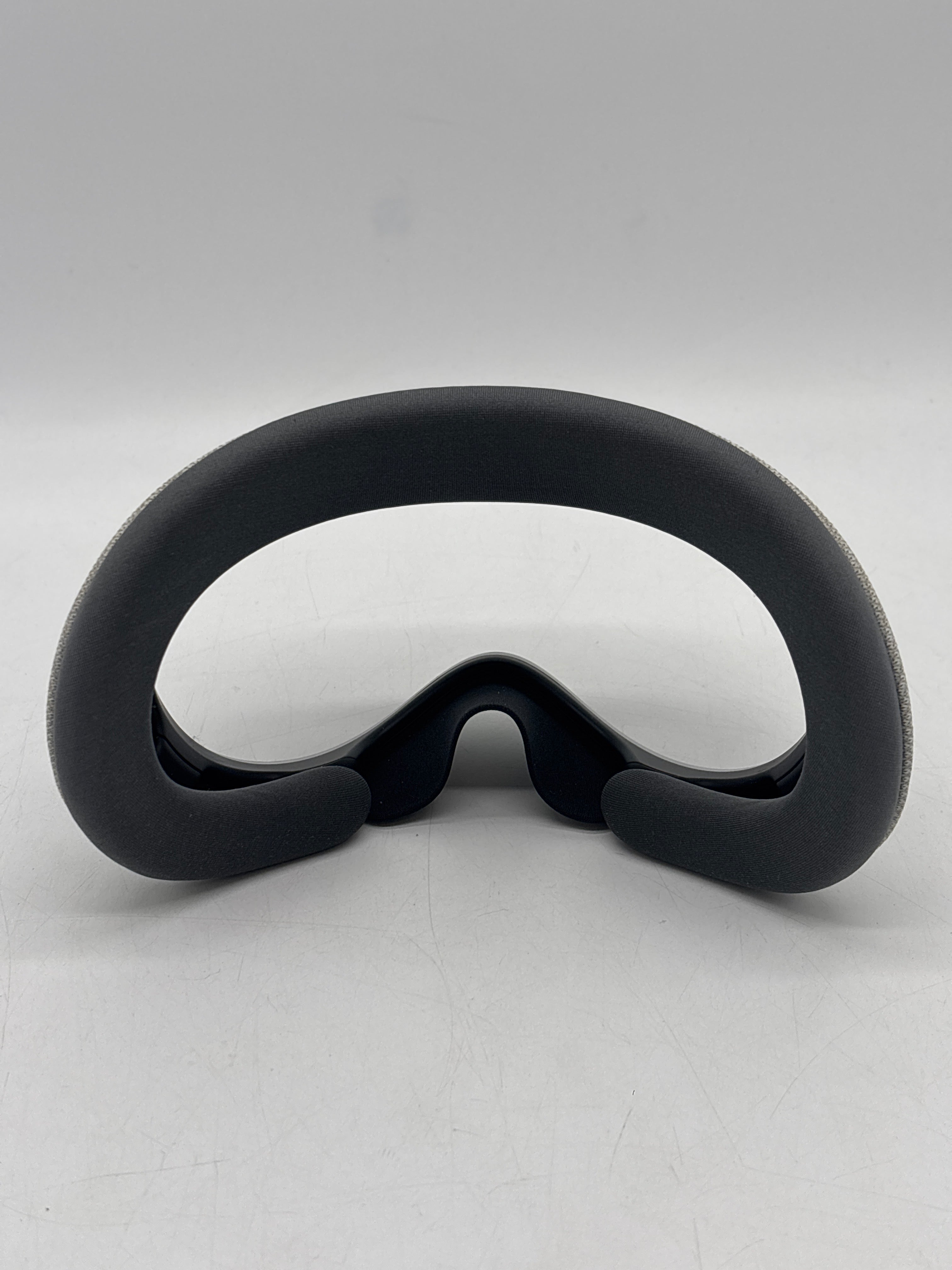 Apple Vision Pro 256 GB Standalone VR Headset White WiFi