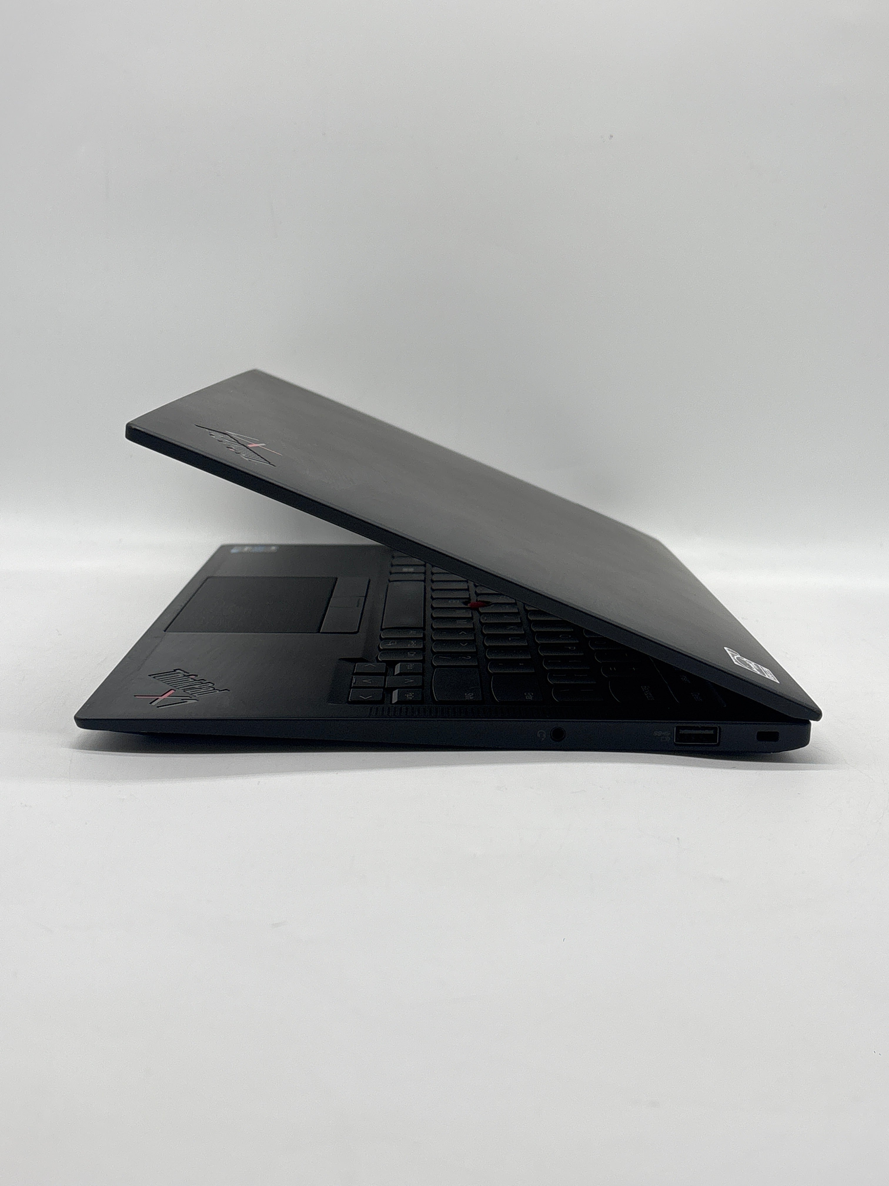 Lenovo ThinkPad X1 Carbon Gen 9 14" i5-1145G7 32GB RAM 256GB SSD - Used