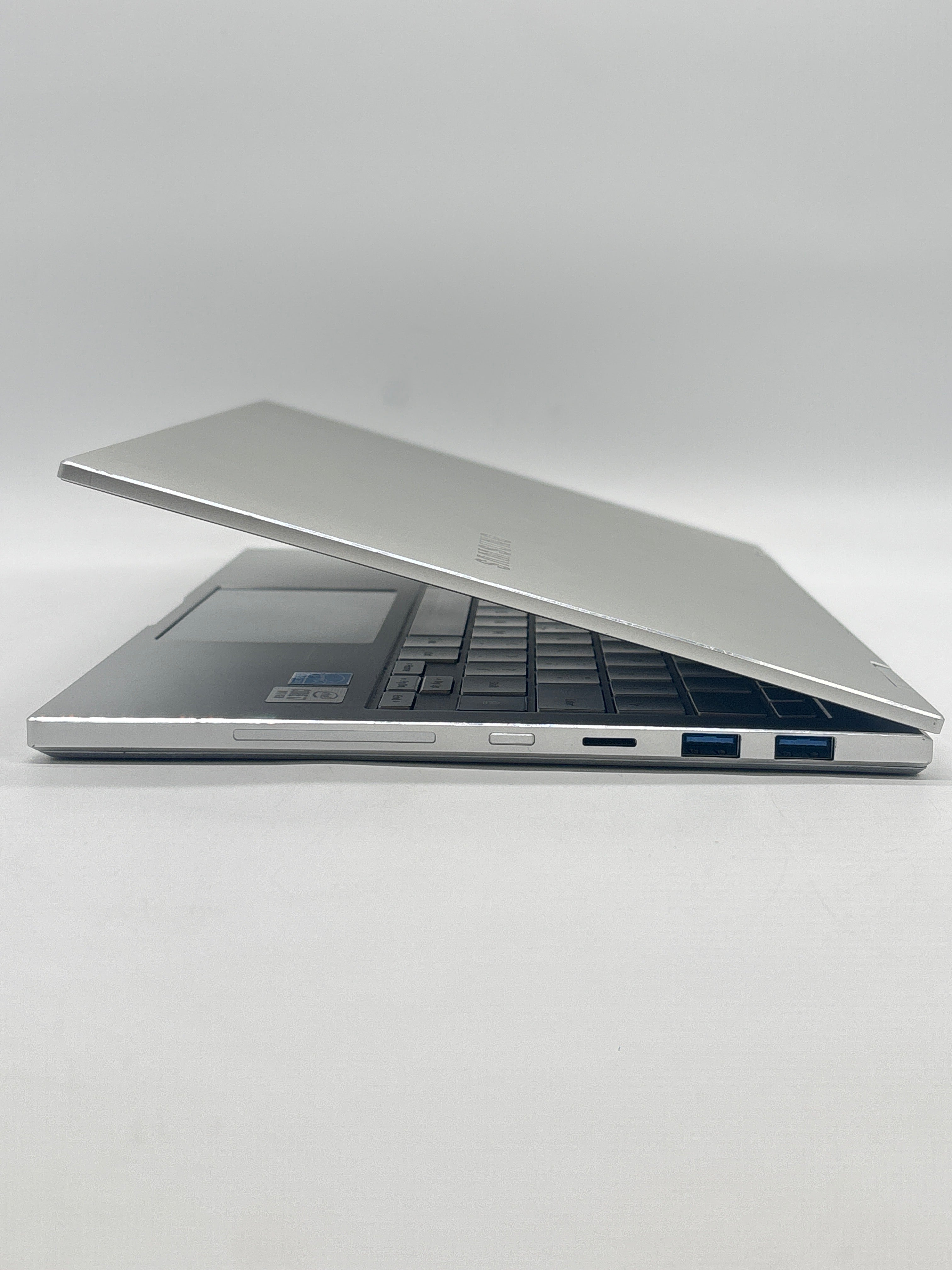 Samsung Notebook 7 NP730QCJ i7-10510U 12GB RAM 512GB SSD Silver