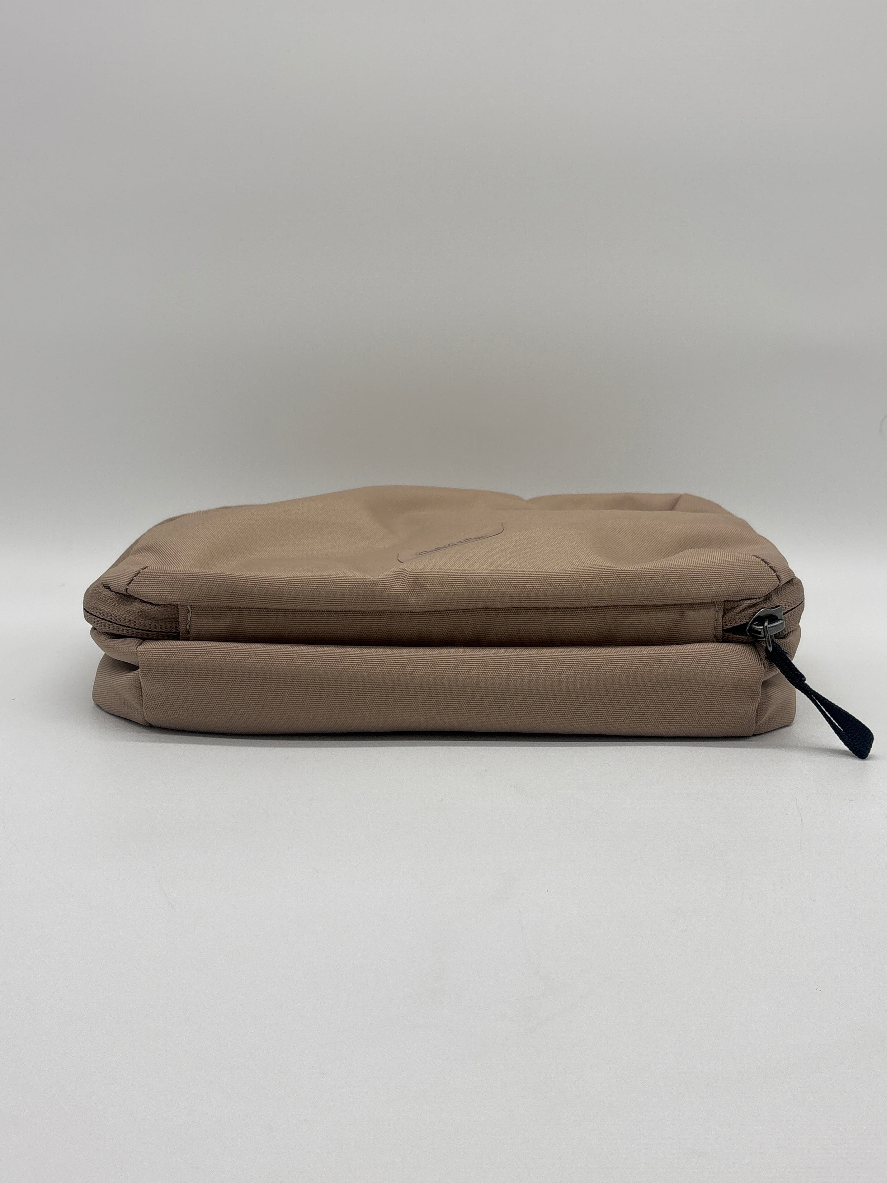 Bellroy EDHA-STO-215 Toiletry Bag - Stone - Excellent Condition