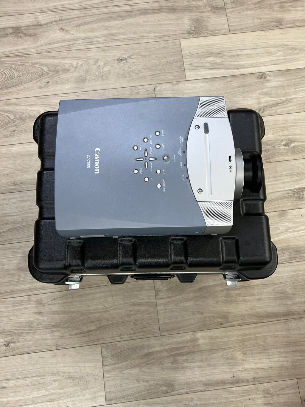 Canon LV-7555 Projector with carrying case - Used