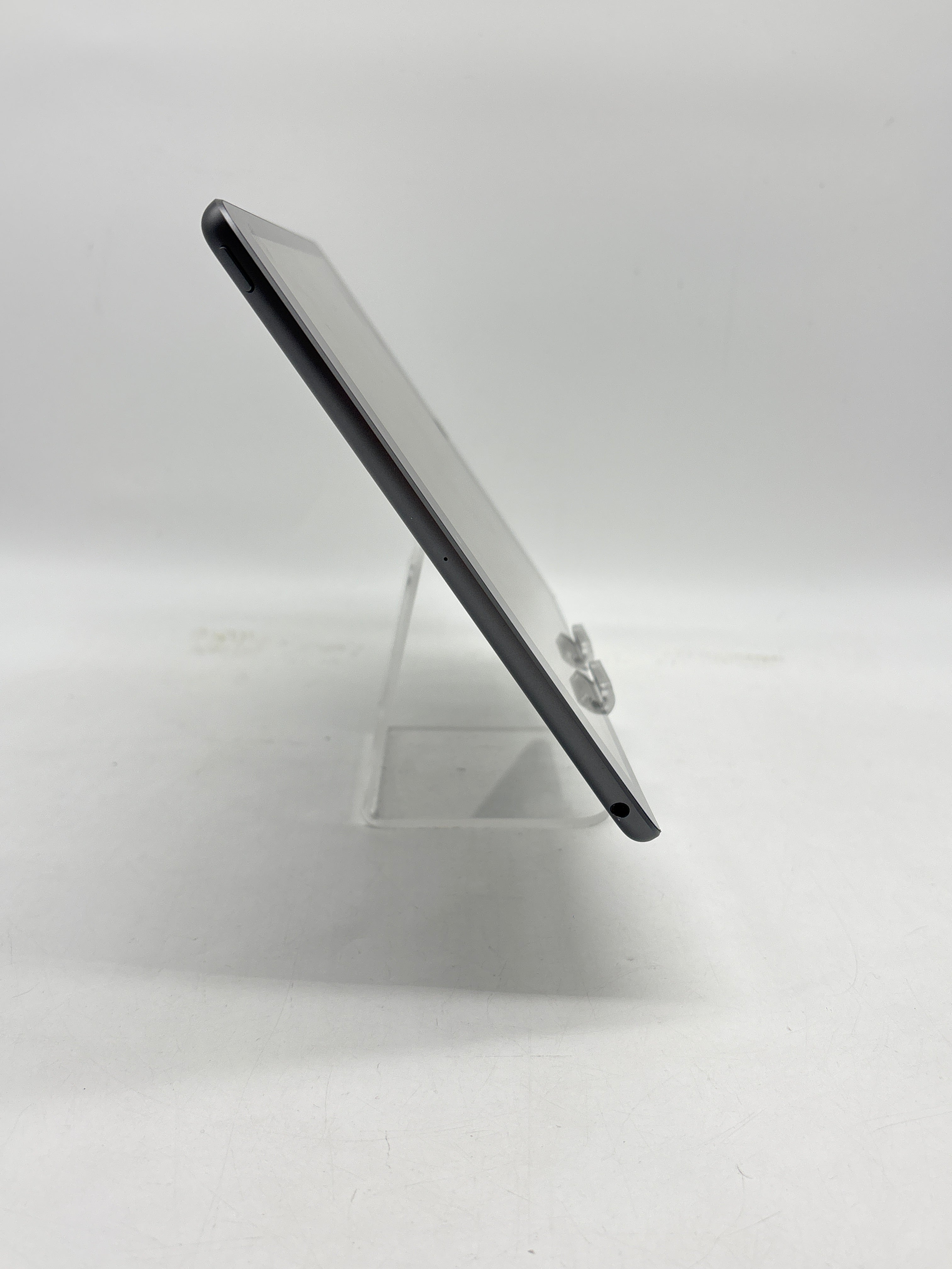 Apple iPad 8th Gen 10.2" A2270 32GB Wi-Fi - Used