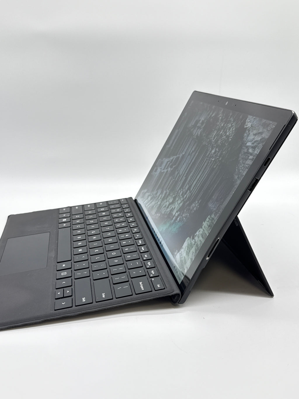 Microsoft Surface Pro 7 Plus i7-1165G7 16GB RAM 256GB SSD w/ Keyboard