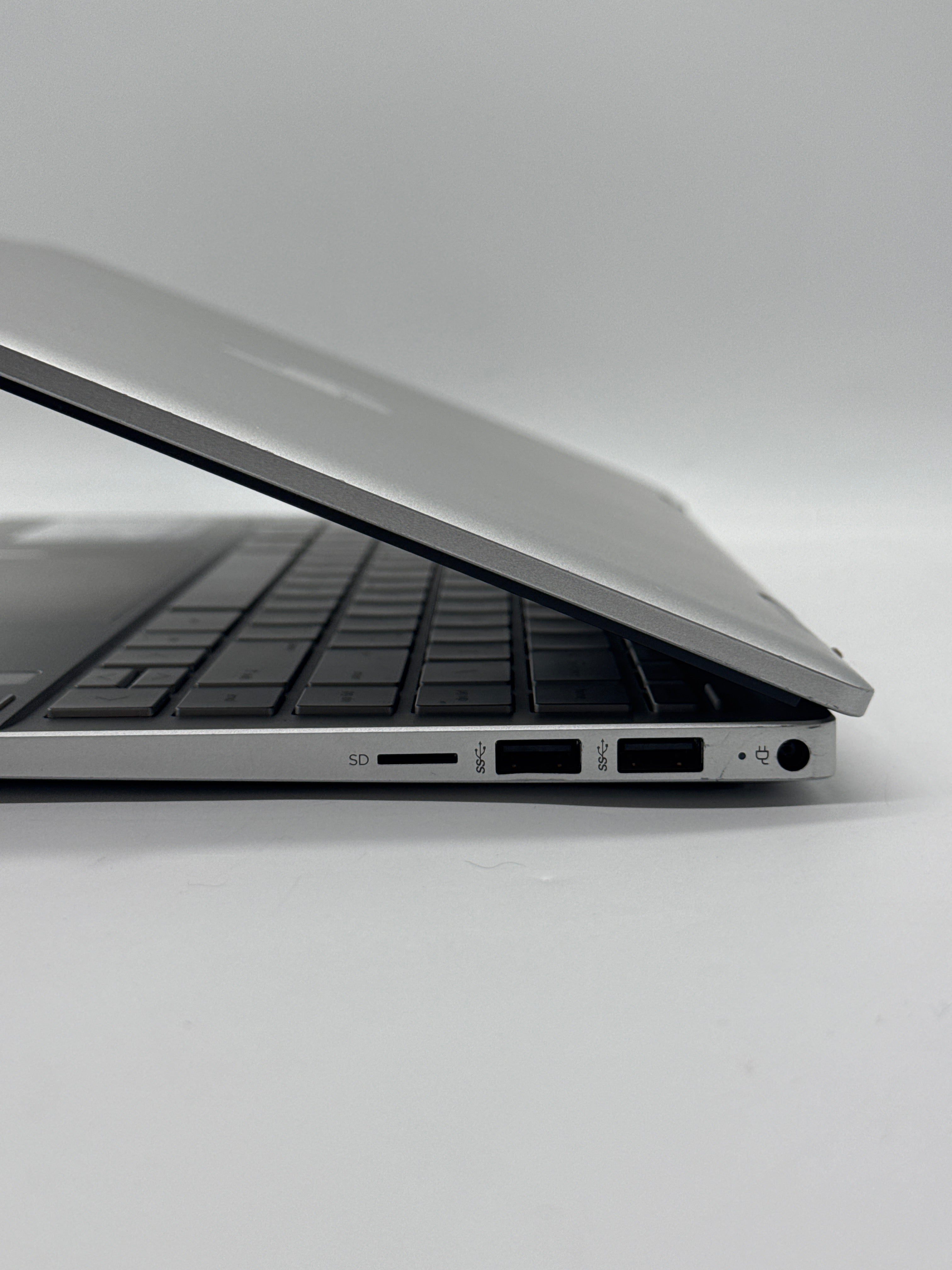 HP Pavilion x360 14-ek0033dx i5-1235U 8GB RAM 512GB SSD