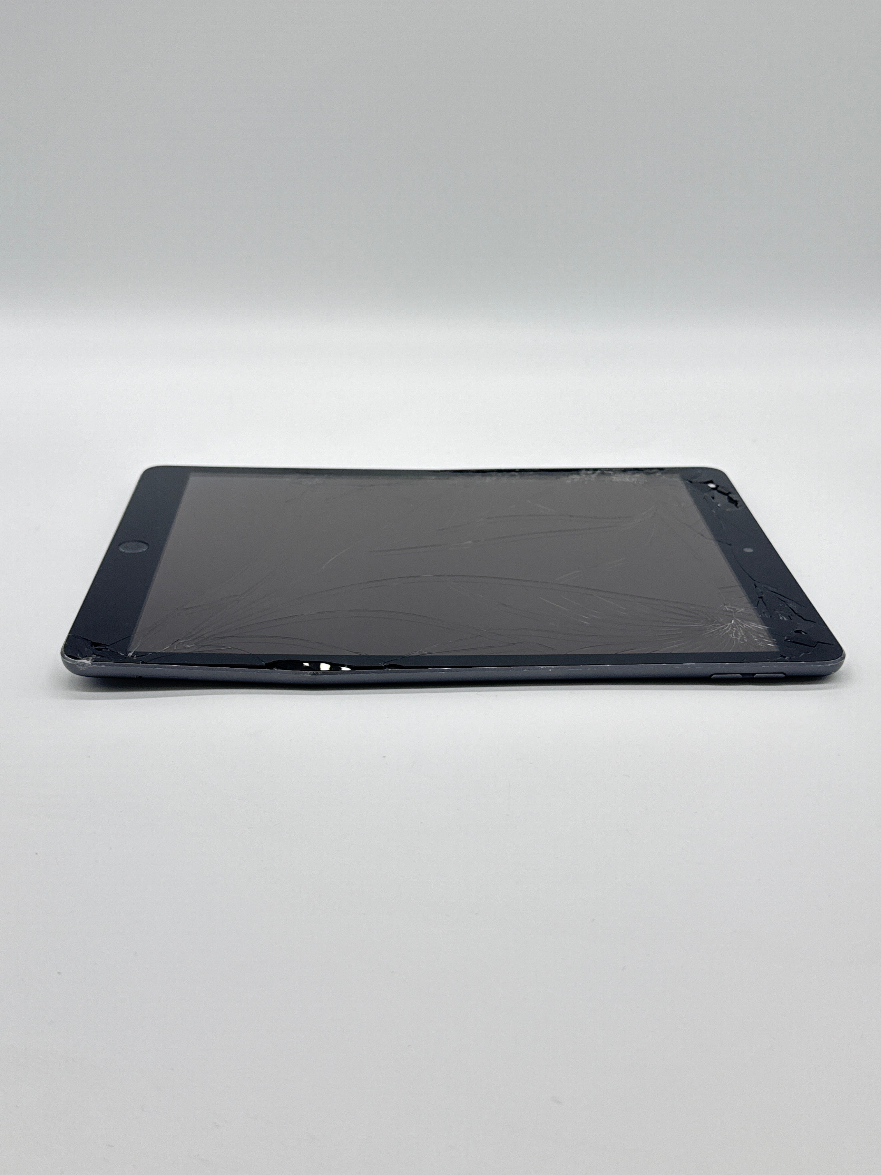 Apple iPad 9th Gen 10.2" 64GB Wi-Fi + Cellular Gray (AT&T) - READ DESC