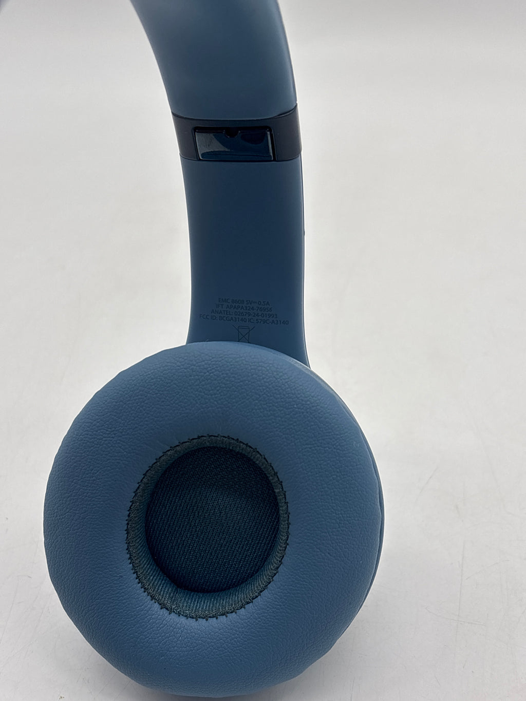 Beats Solo 4 Over-Ear Bluetooth Headphones Light Blue A3140