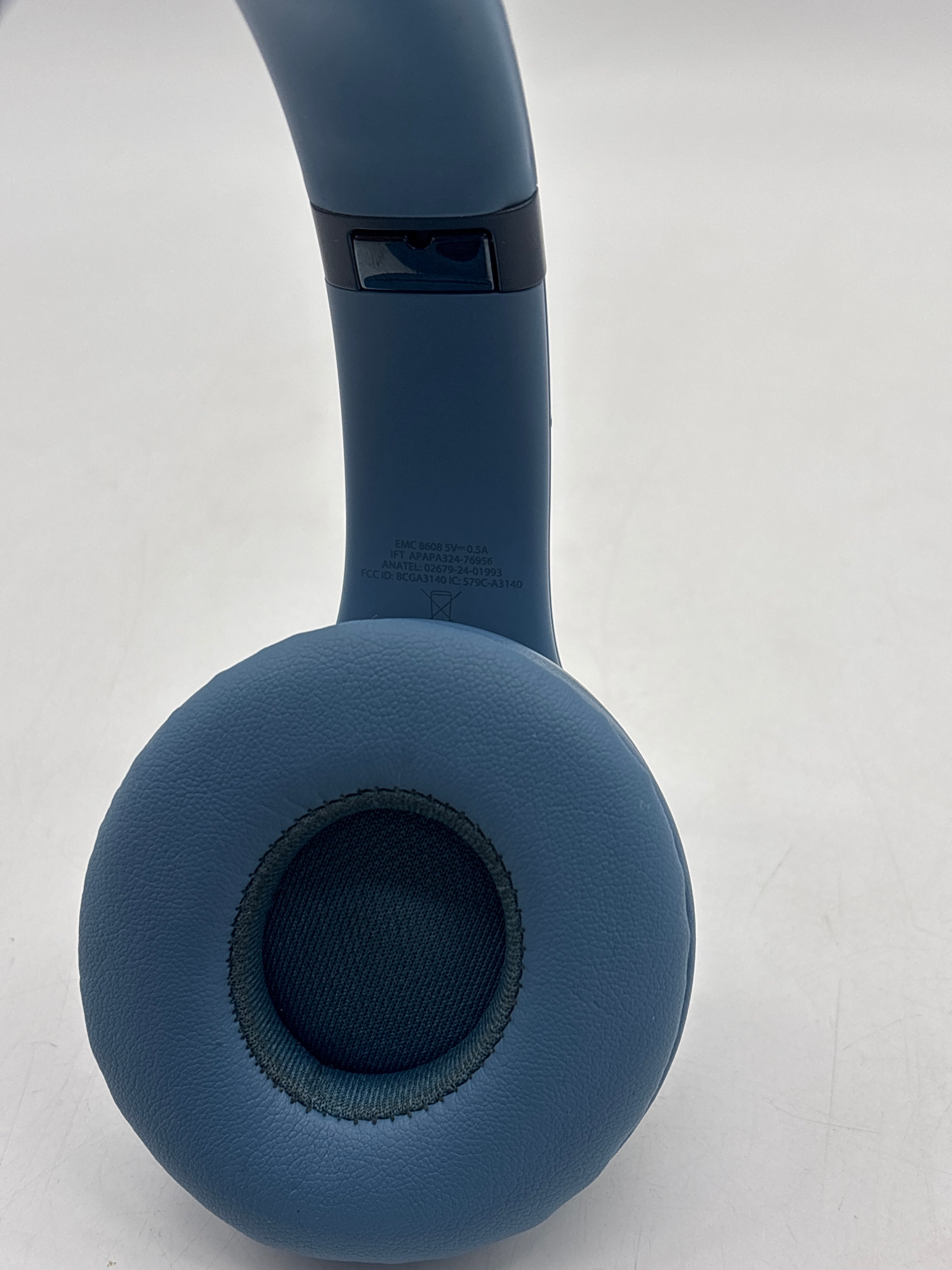 Beats Solo 4 Over-Ear Bluetooth Headphones Light Blue A3140