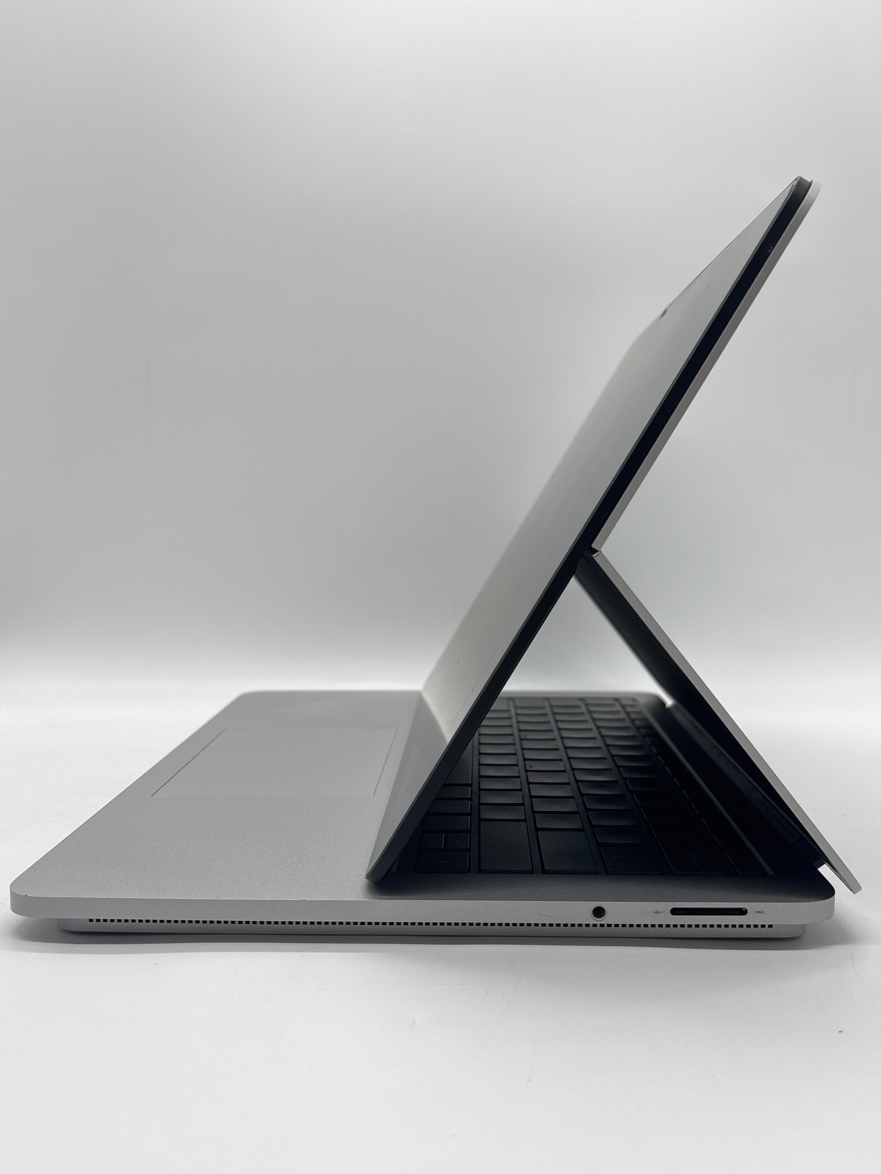 Microsoft Surface Laptop Studio 1964 i7-11370H 32GB RAM 1TB SSD