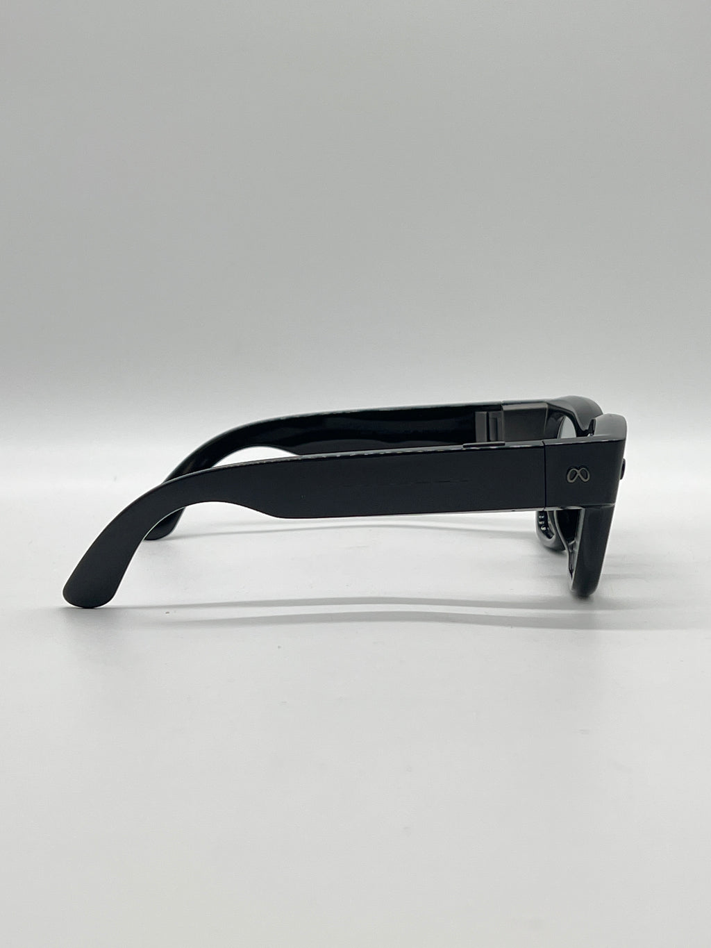 Meta Ray-Ban Display Smart Glasses Black SK-1001153-01 Band Size 2 - Used With Box