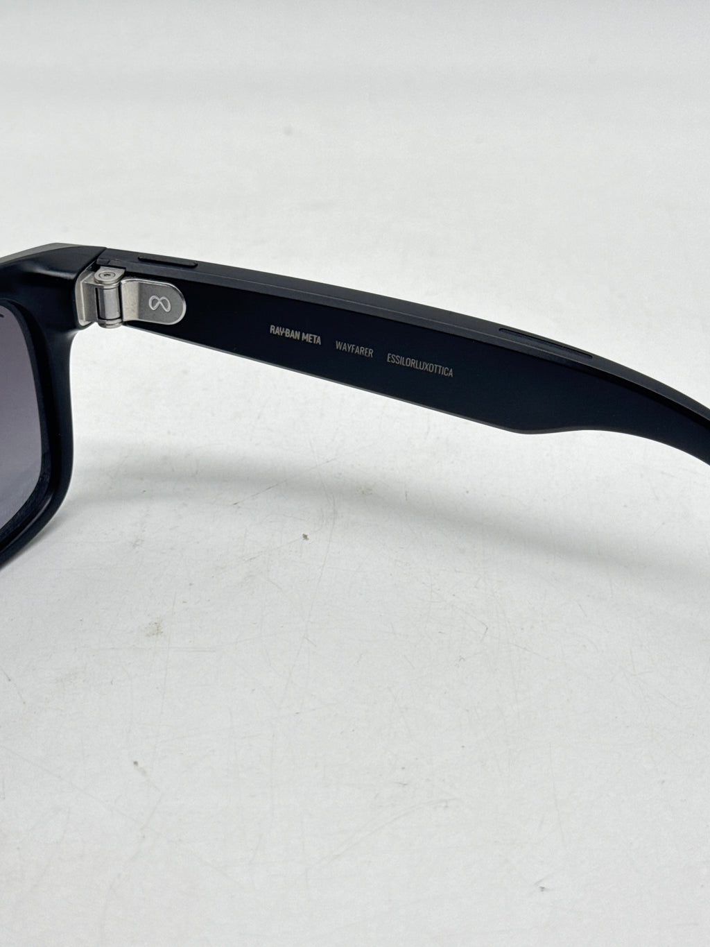 Ray-Ban Meta Wayfarer RW4006 Polarized Matte Black - Used