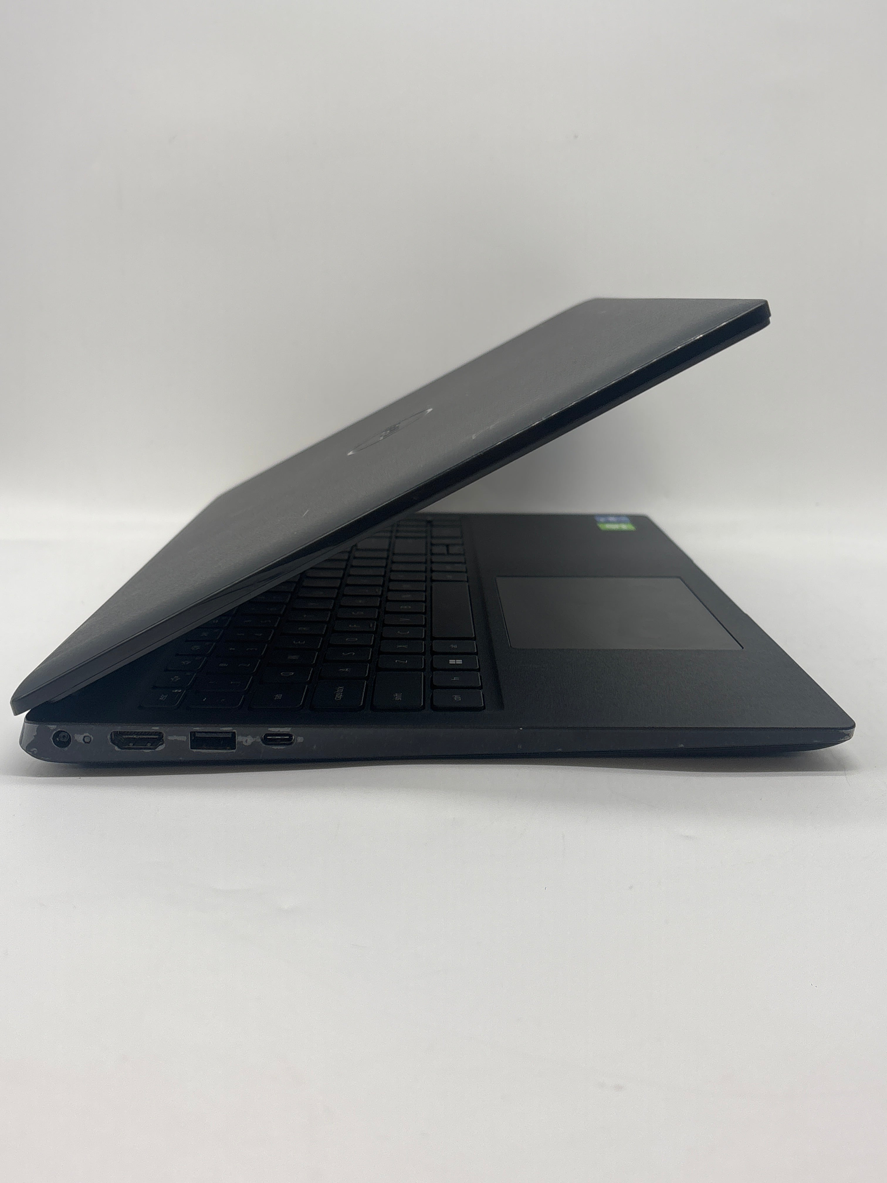 Dell Latitude 3520 15.6" Core i5-1135G7 4GB RAM 256GB SSD GeForce MX350 - Used