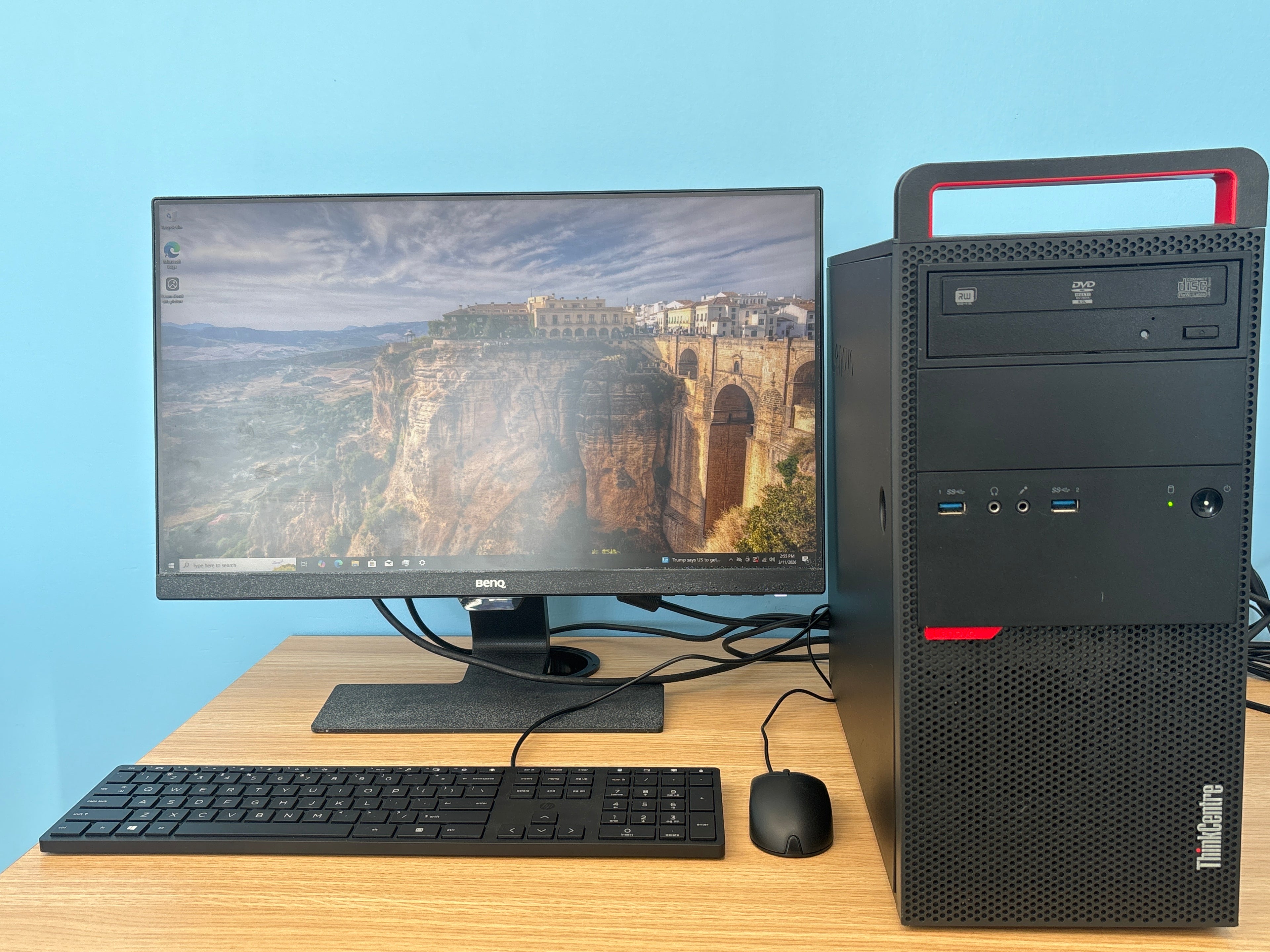 Lenovo Thinkcentre M900 i3-6100 32GB RAM 1TB HDD - For Parts (Bad HDD)