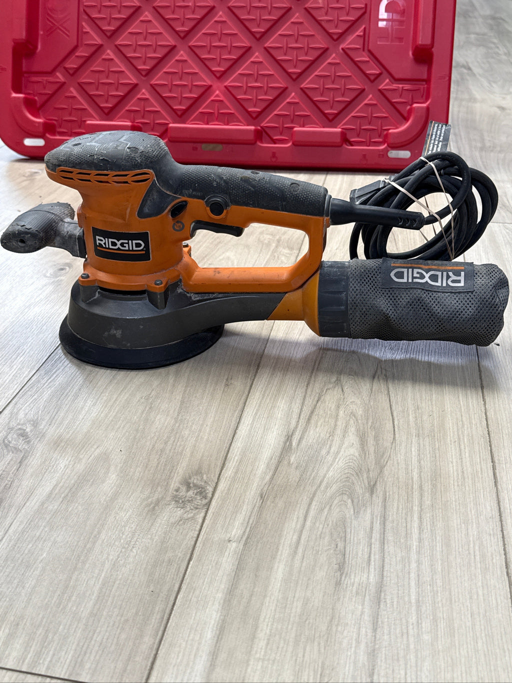 RIDGID R2611 6-Inch VS Random Orbit Sander Corded Electric Orbital Sander - Used