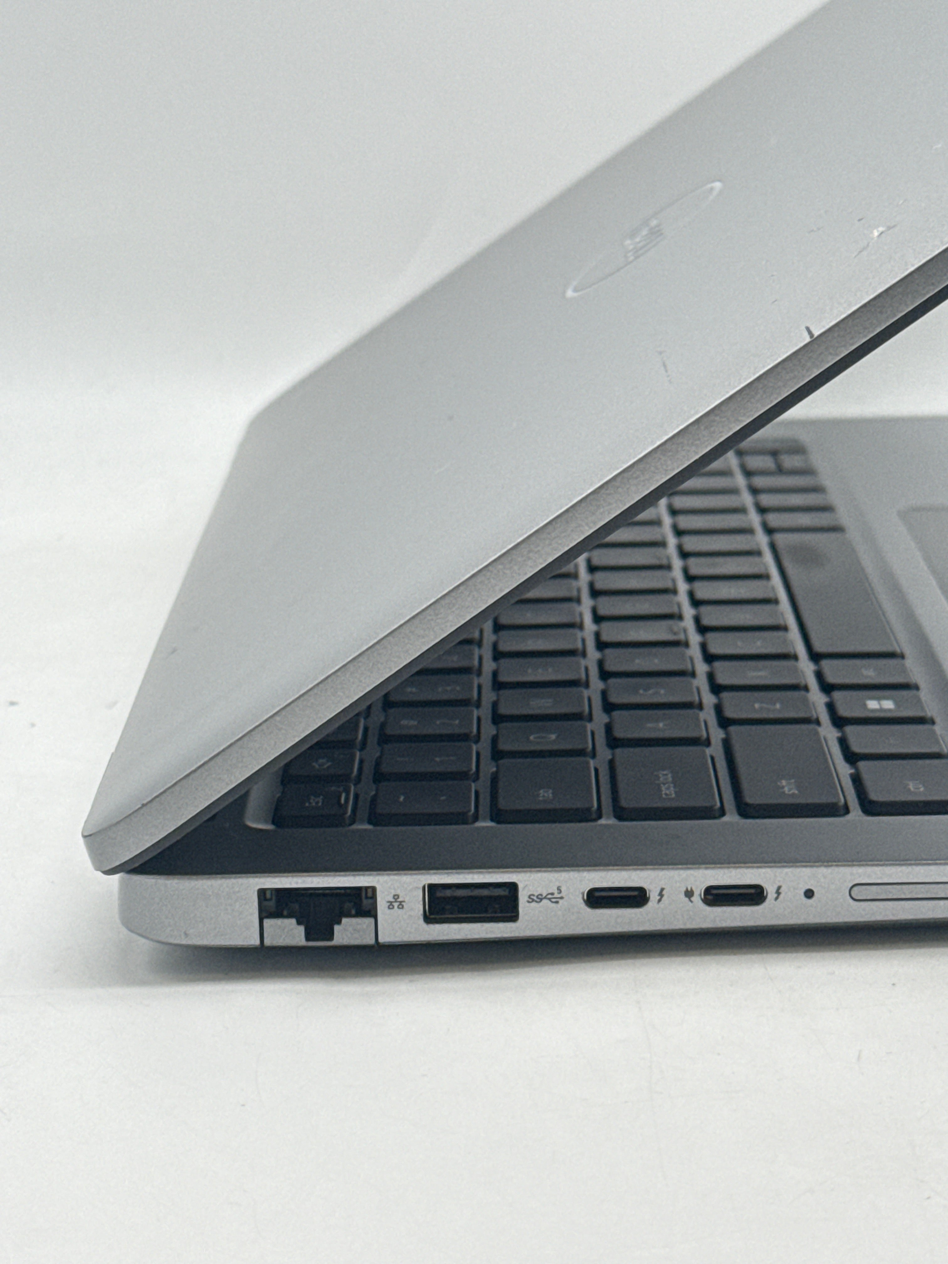 Dell Latitude 5440 i5-1335U 16GB RAM 256GB SSD - Used