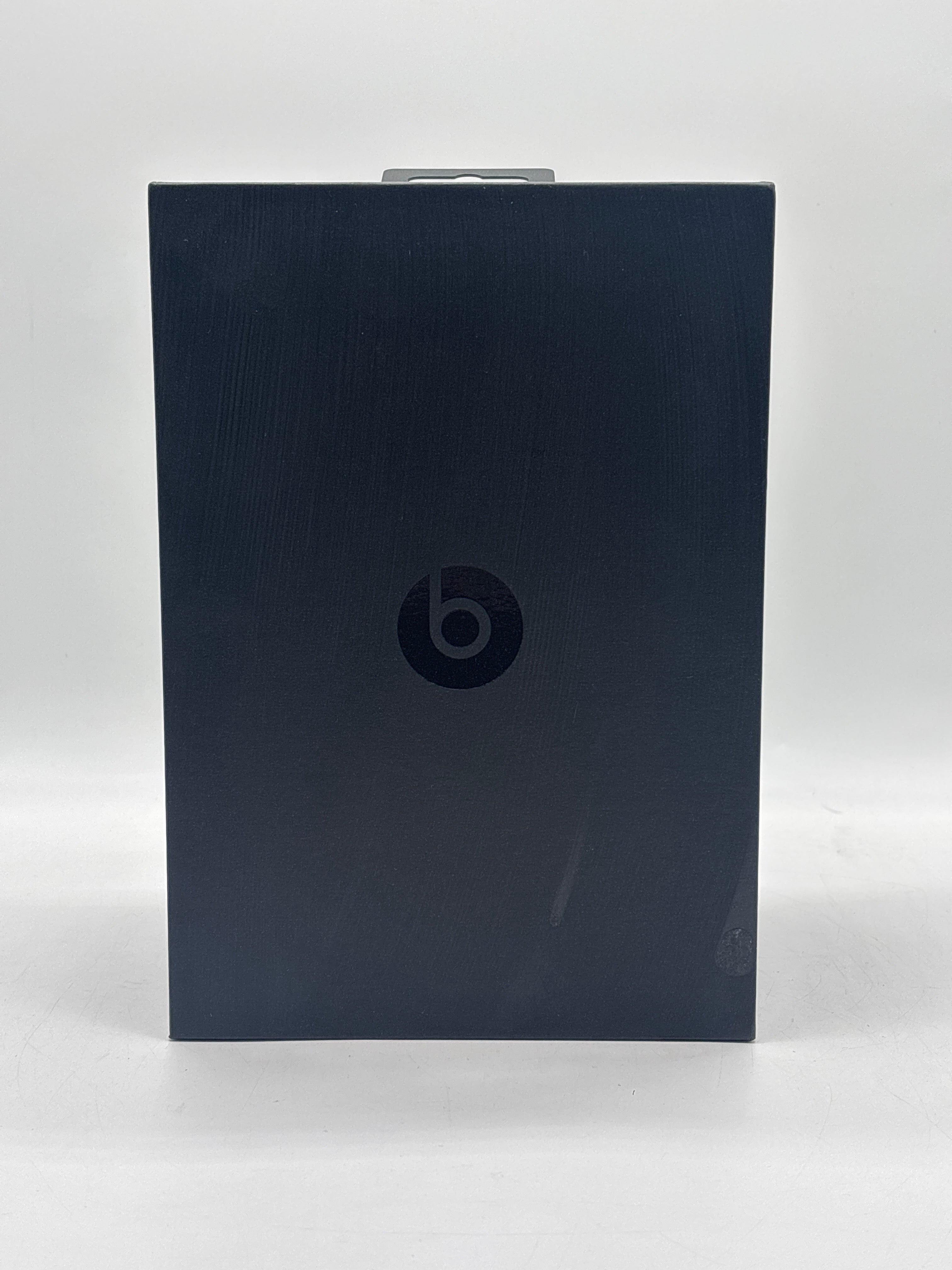 Beats Studio3 Wireless Over-Ear Headphones White with Carrying Case