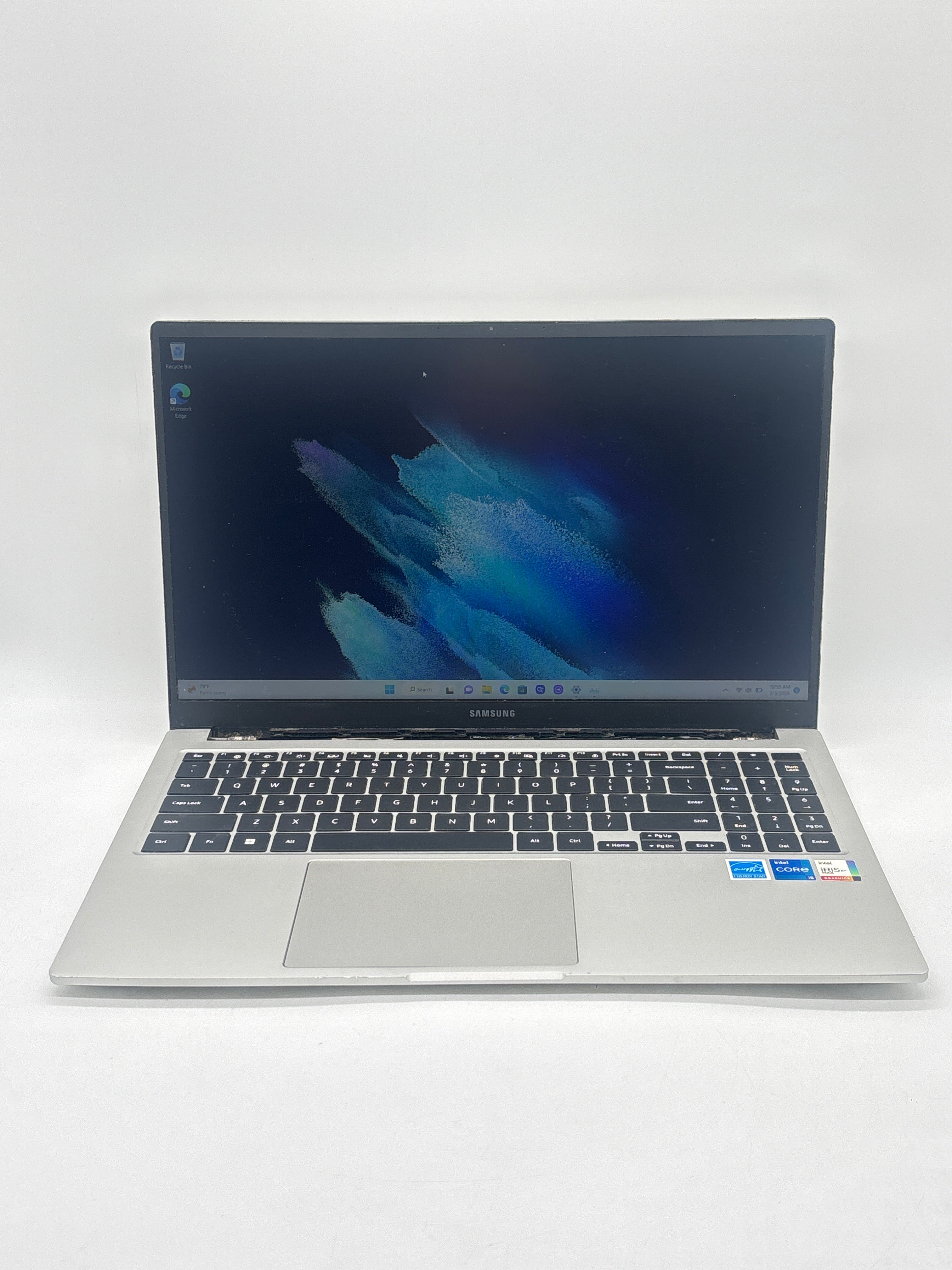 Samsung np750tda i5-1135g7 8GB RAM 256GB SSD - For parts (Read DESC)