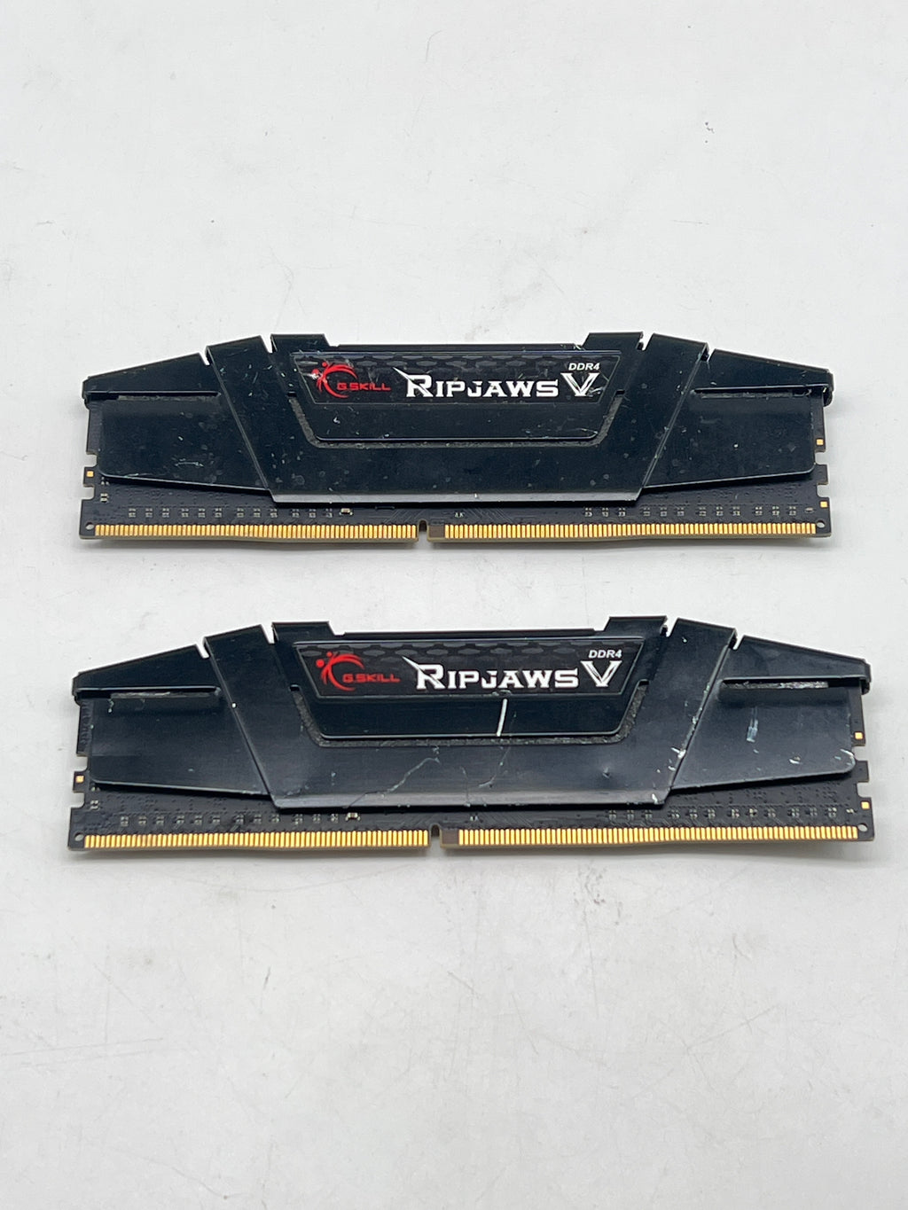 G.Skill RipJaws V 16GB (2x8) RAM DDR4 3200MHz F4-3200C16D-16GVKB - Used