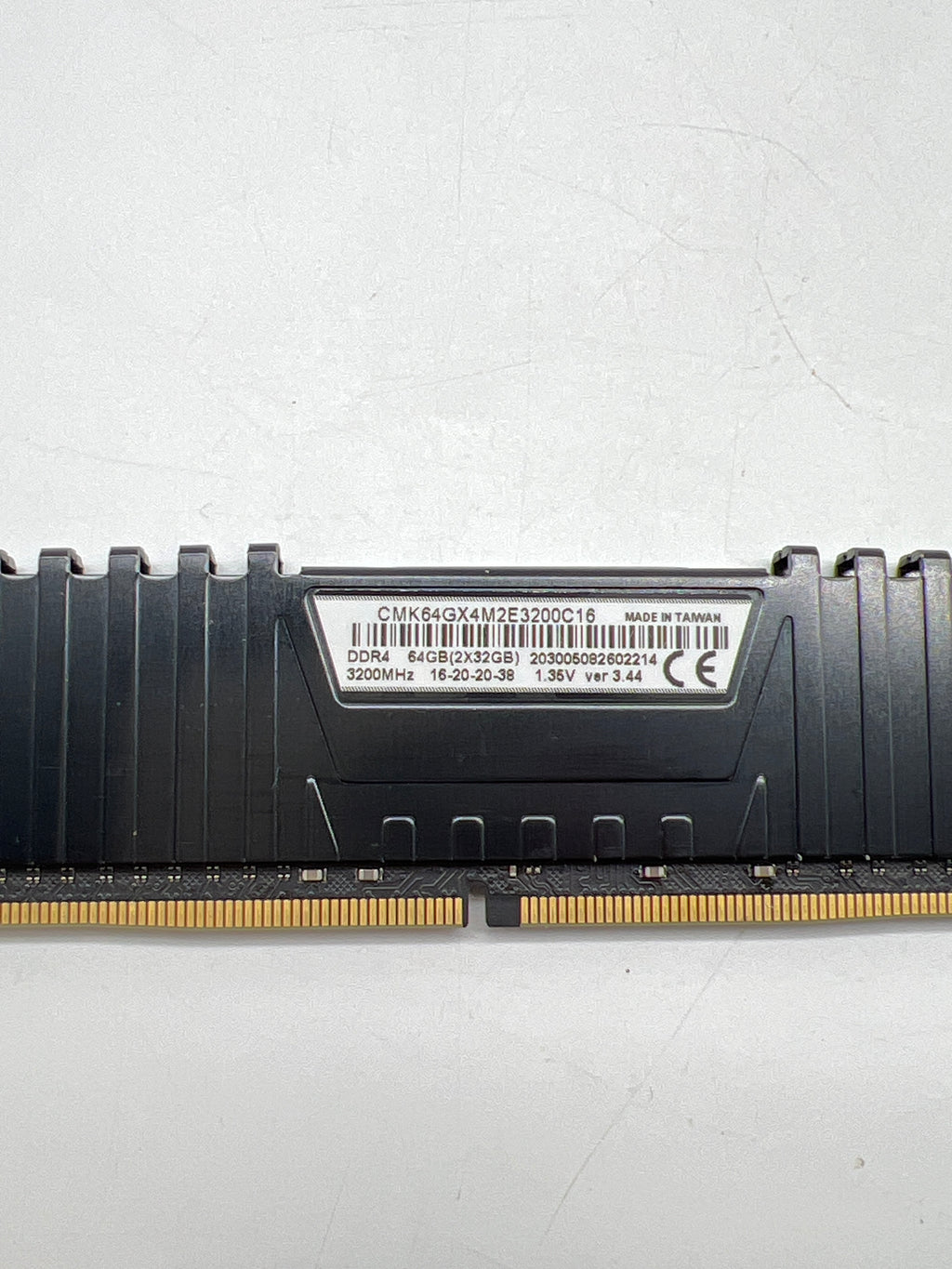 Corsair Vengeance LPX 64GB (2x32GB) DDR4 CMK64GX4M2E3200C16 - Used