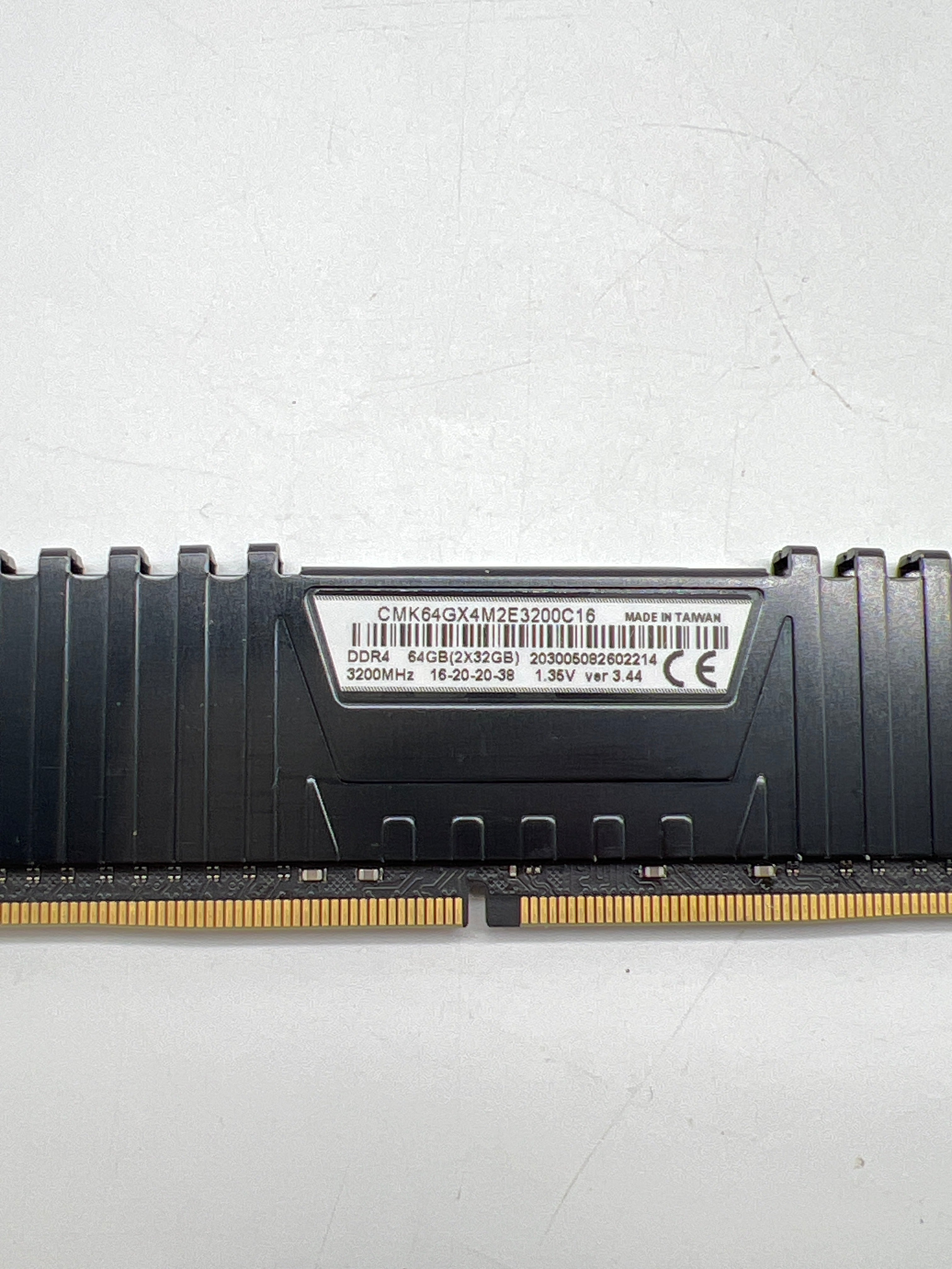 Corsair Vengeance LPX 64GB (2x32GB) DDR4 CMK64GX4M2E3200C16 - Used