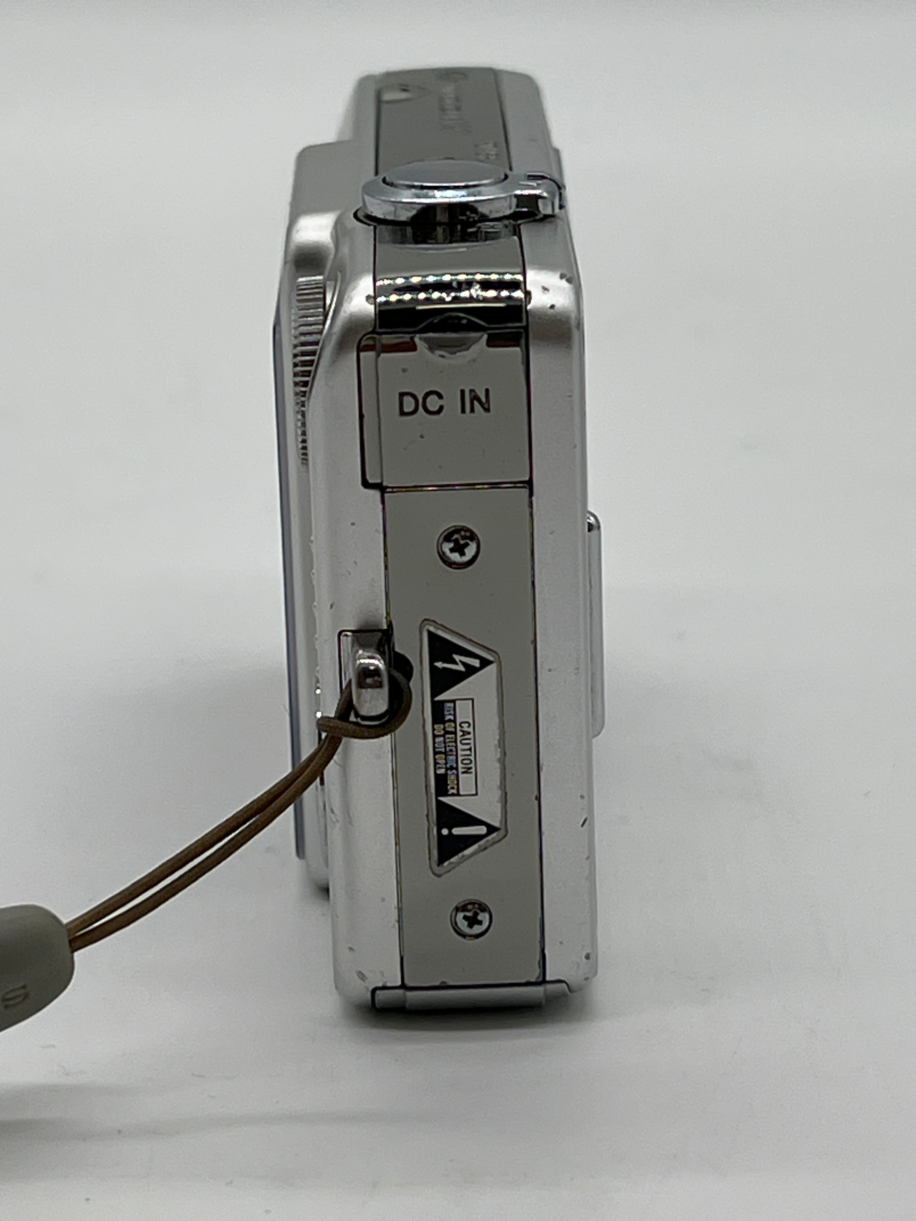 Sony Cyber-shot DSC-W50 Digital Camera 6.0MP Silver with Battery and Charger