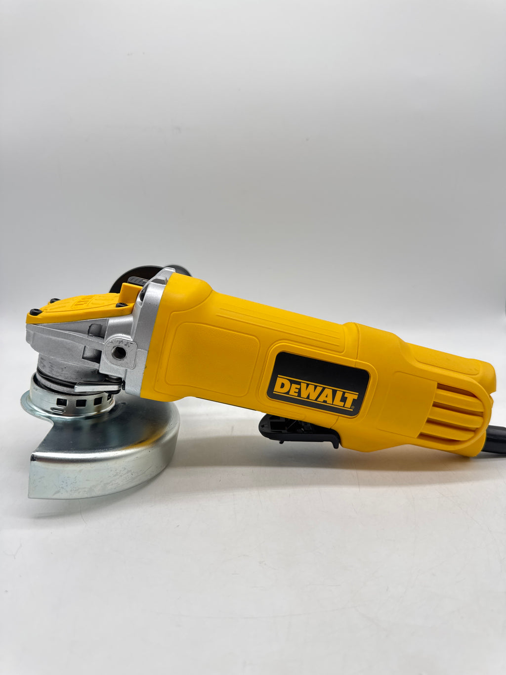 DeWalt DWE4120N 4-1 2in Angle Grinder 120V 12000 RPM Yellow - Used