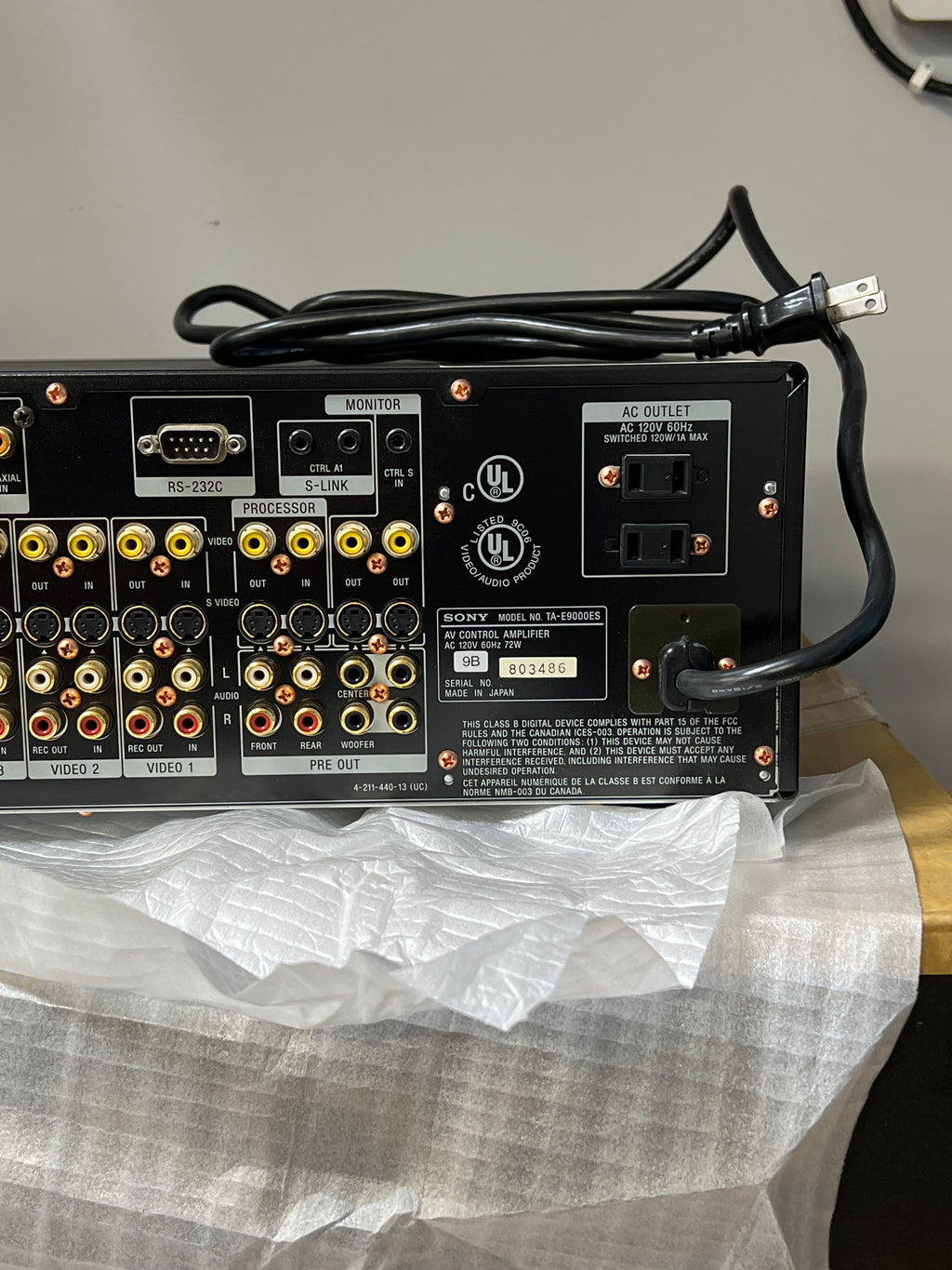 Sony TA-E9000ES Multi Channel Amplifier Digital Processor - Corner damage
