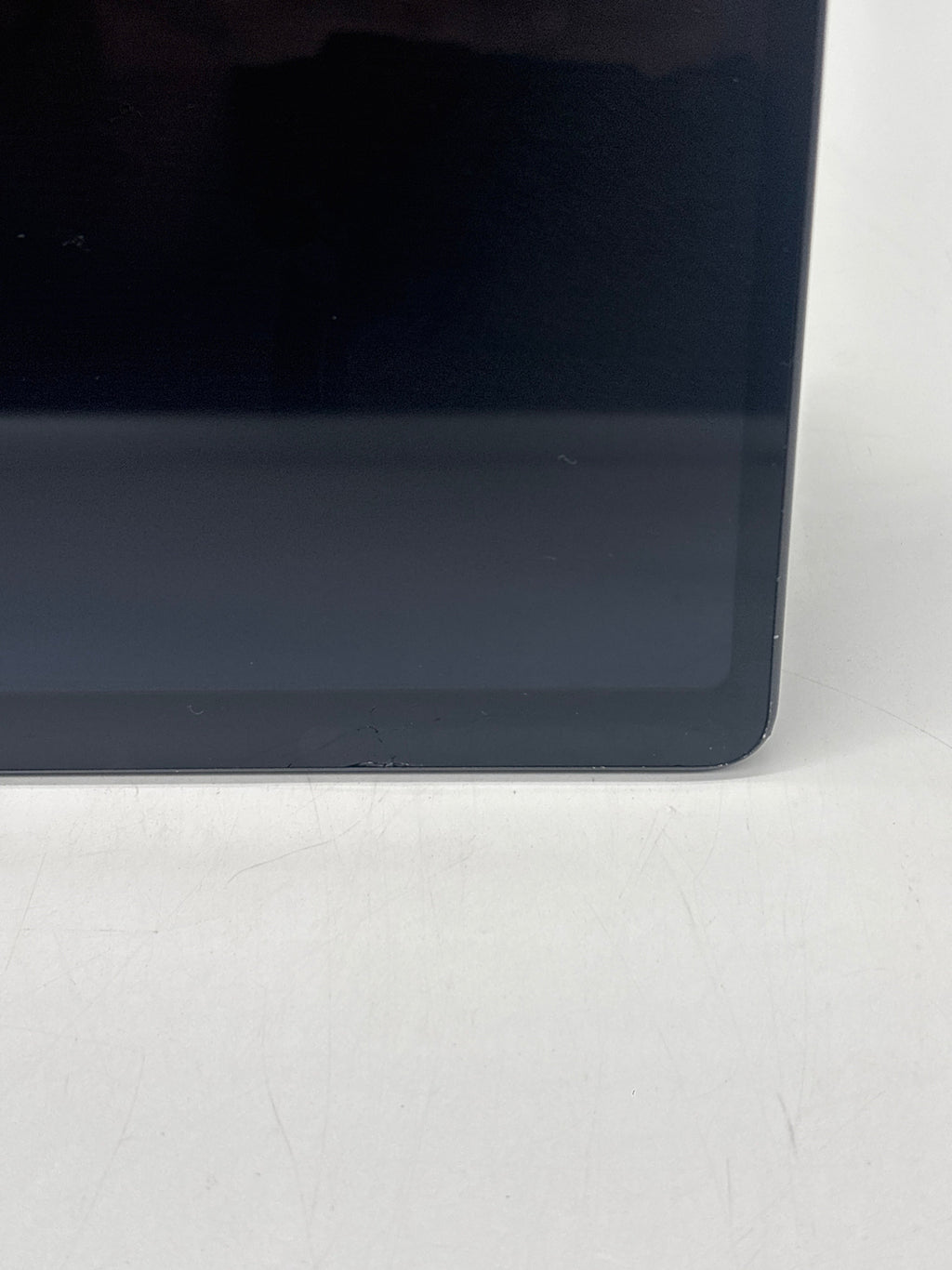 Microsoft 11th Edition 2076 Snapdragon X12 Core 16GB RAM 512GB SSD - Cracked Screen