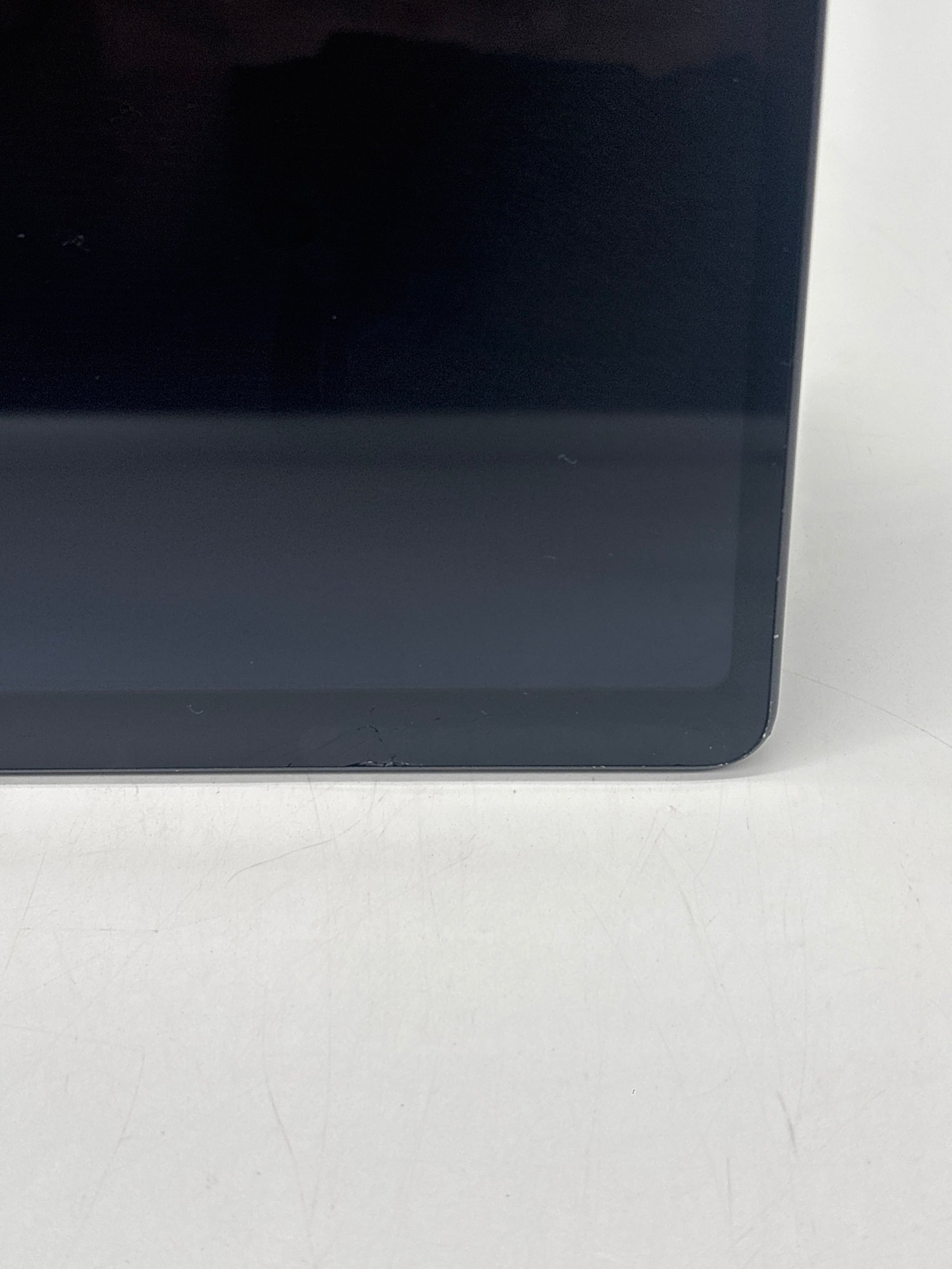 Microsoft 11th Edition 2076 Snapdragon X12 Core 16GB RAM 512GB SSD - Cracked Screen