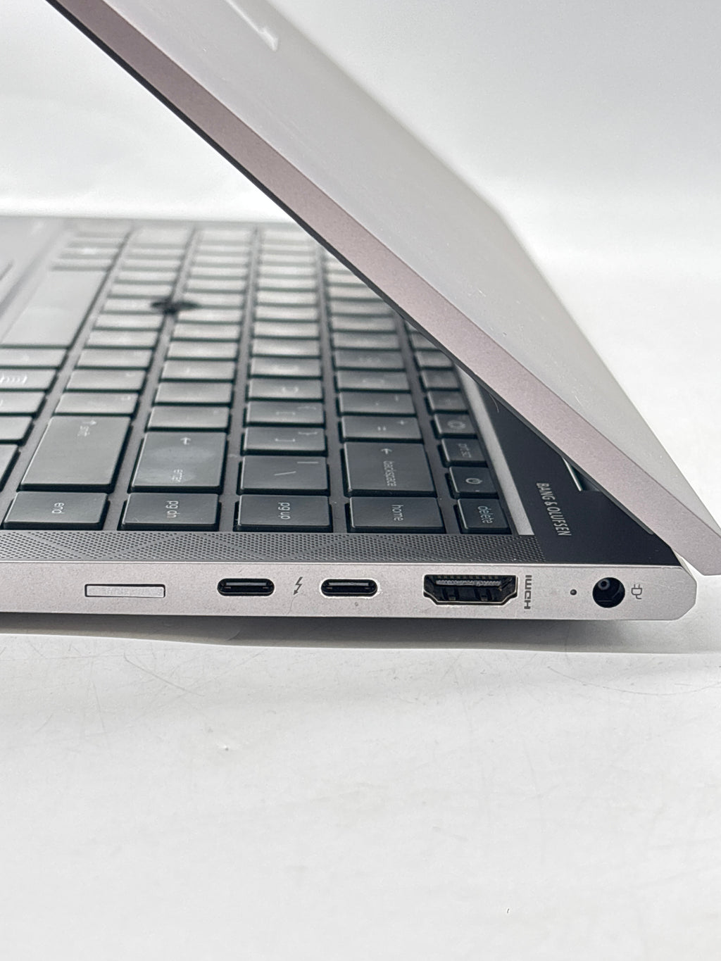 HP ZBook Firefly 14 G8 Core i5-1145G7 16GB RAM 512GB SSD  - READ