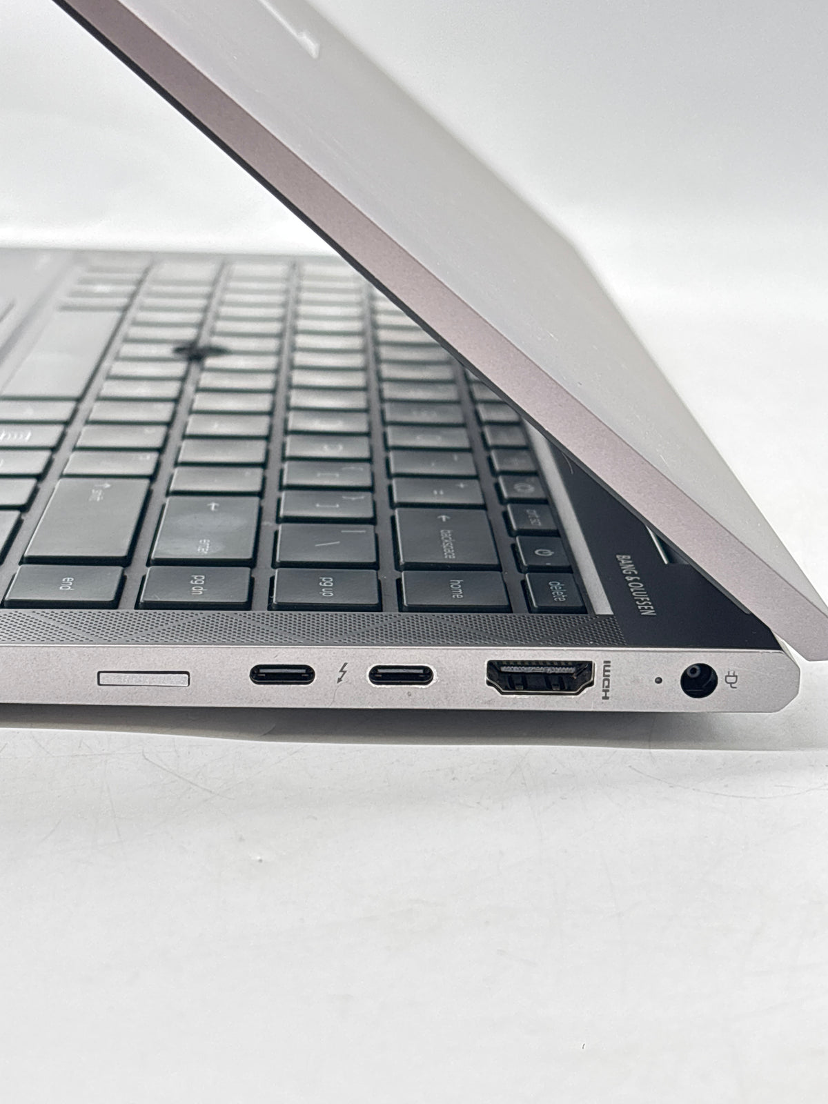 HP ZBook Firefly 14 G8 Core i5-1145G7 16GB RAM 512GB SSD  - READ