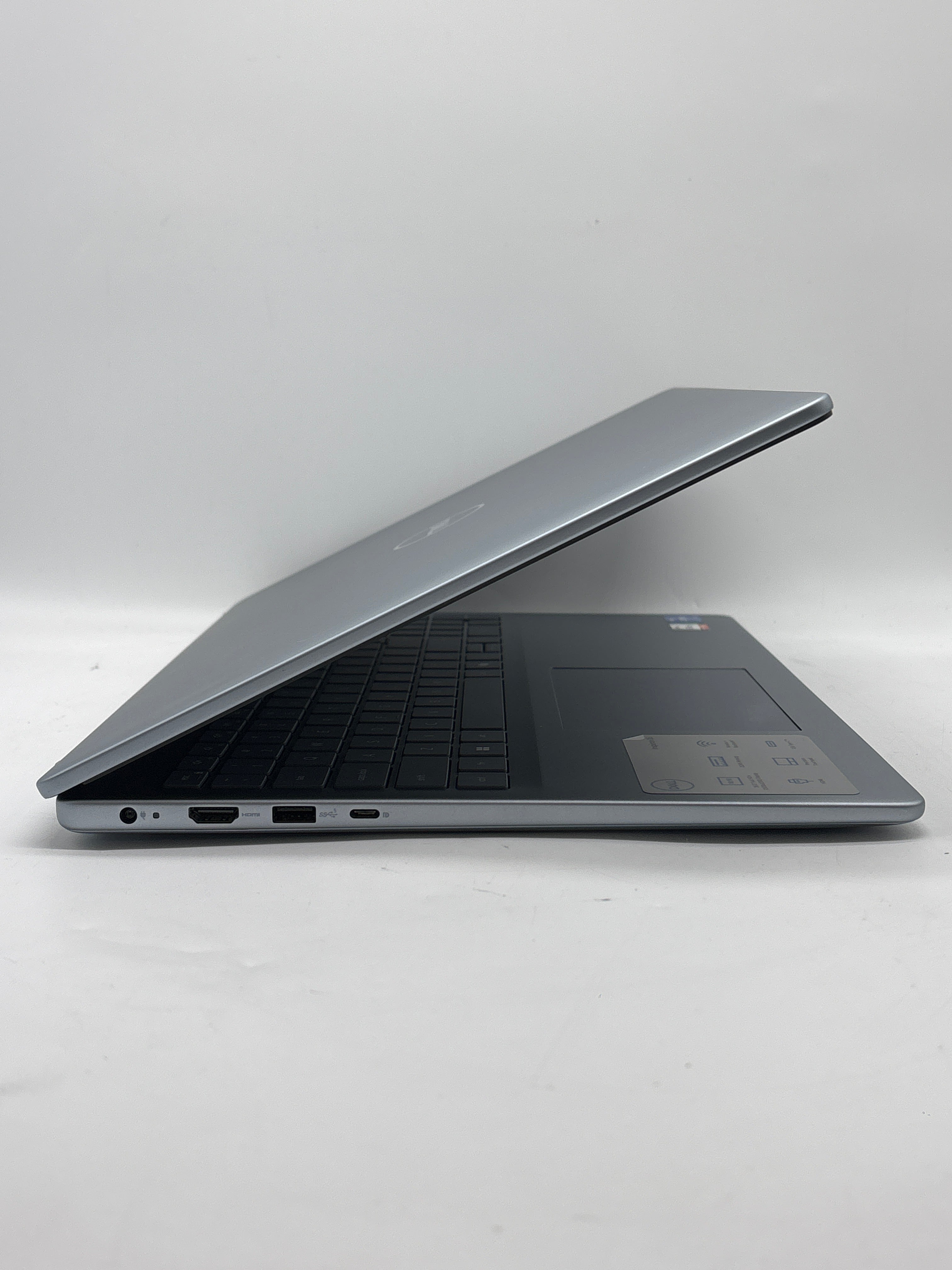 Dell Inspiron 16 5640 16" Core i5-1334U 16GB RAM 512GB SSD - Used