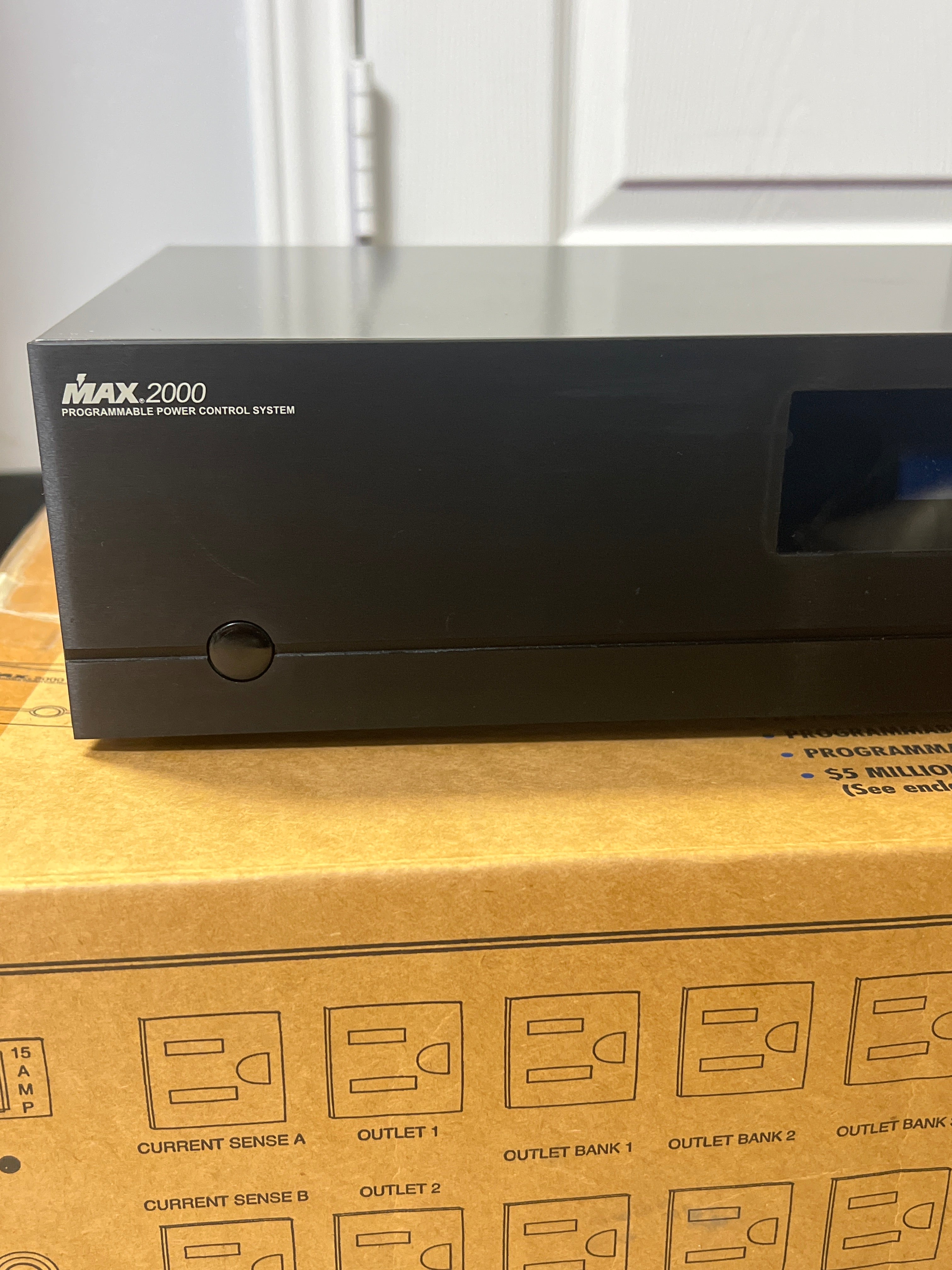 Panamax Max 2000 Power Management & Surge Protector - New Open Box