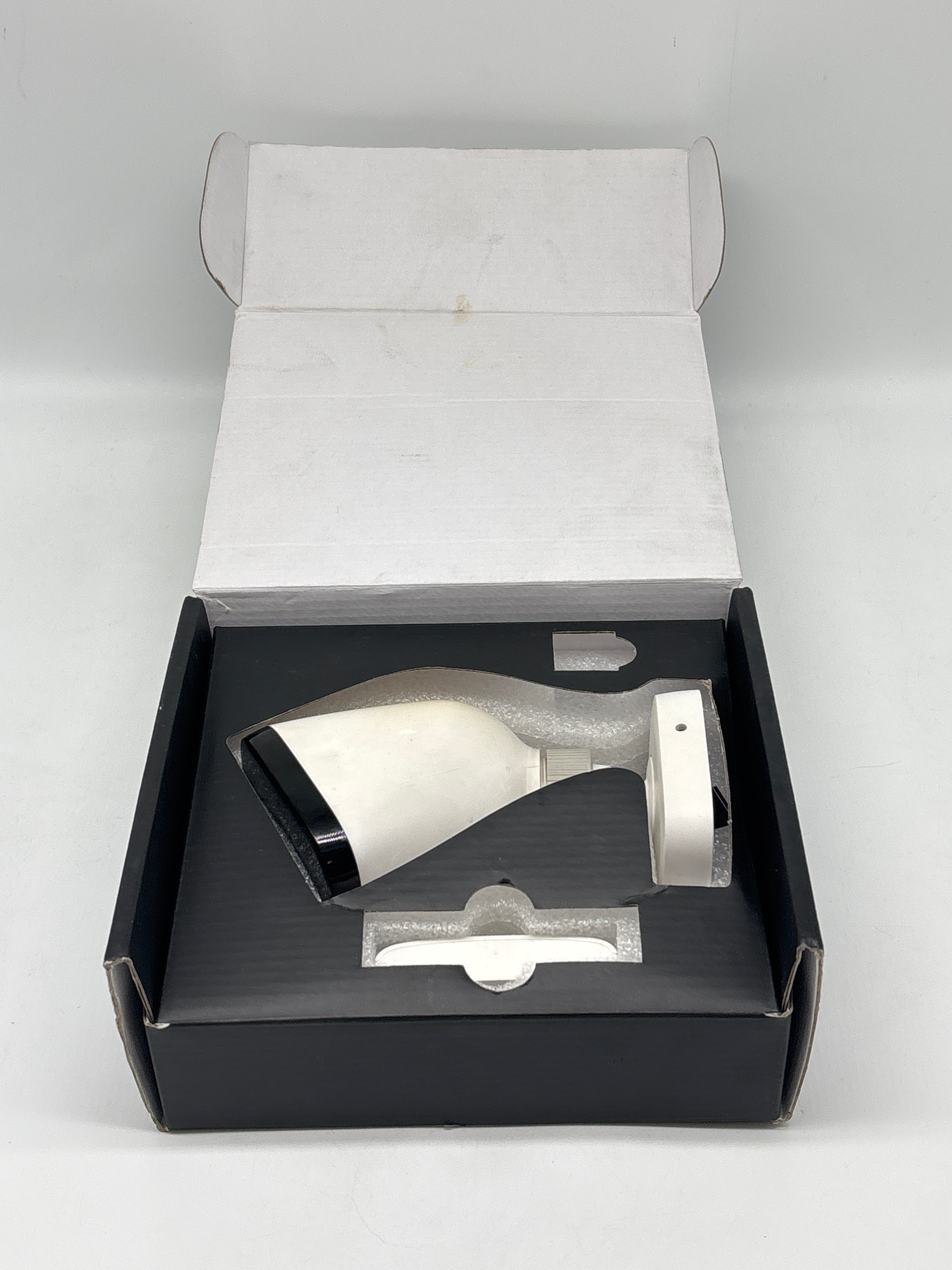 Vivint Outdoor Camera Pro Gen 2 VS-ODC350-WHT - Used