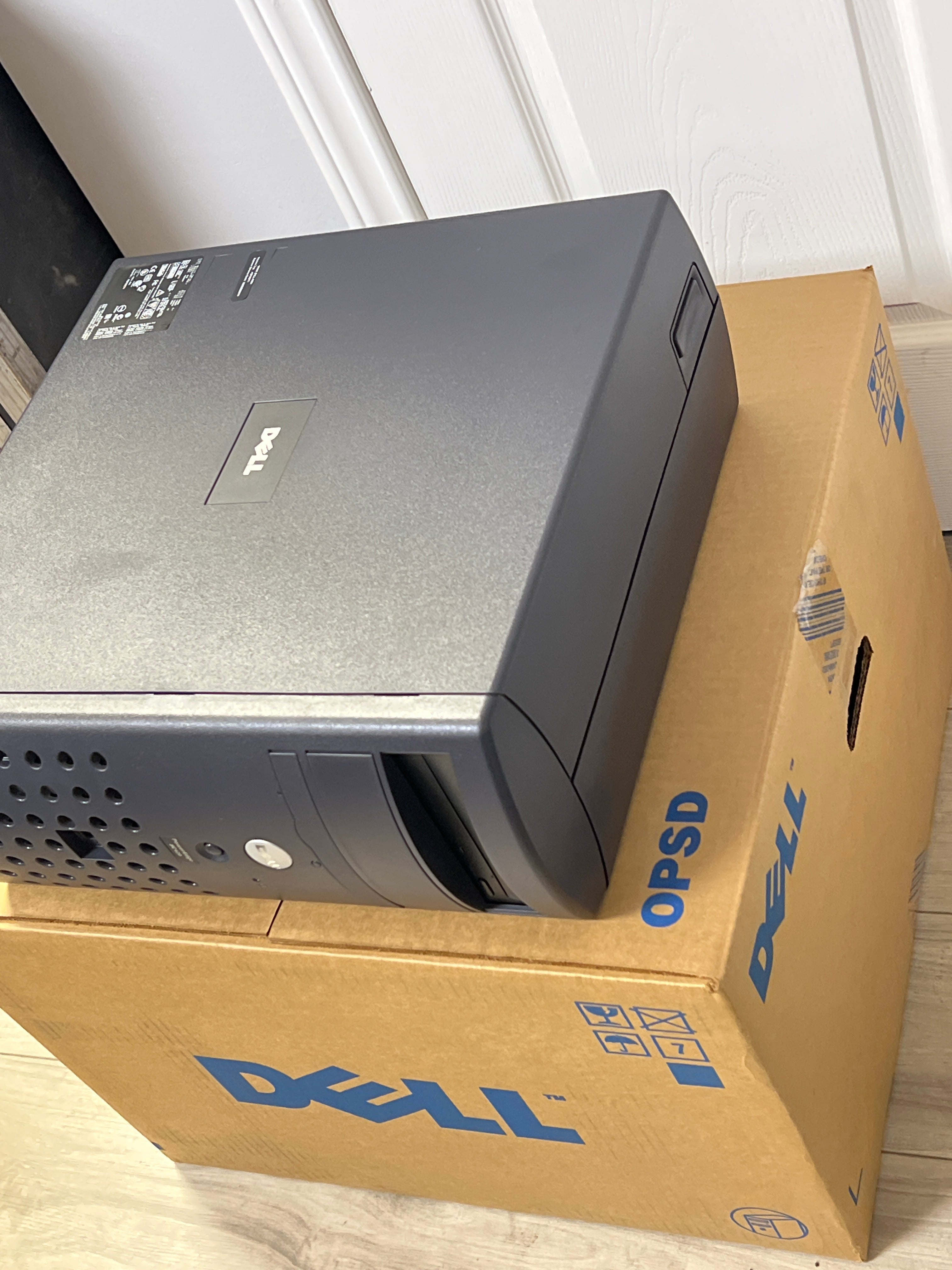 Dell PowerEdge SC-420 Tower Server 512MB RAM 80GB HDD - New Open Box