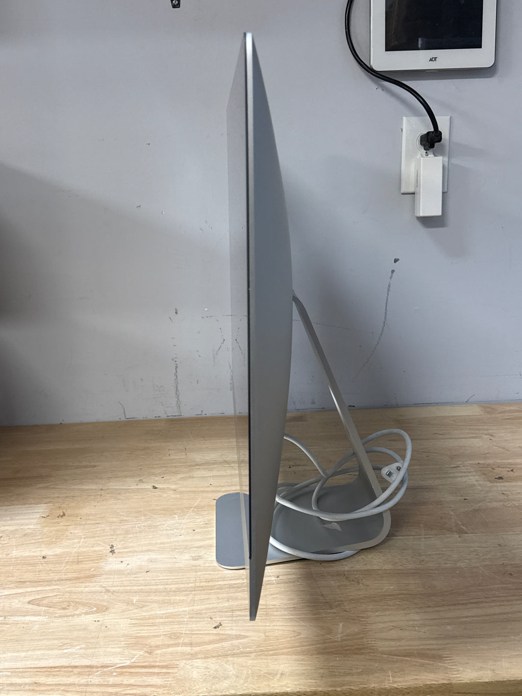 Apple iMac 27" 5K A2115 Core i5 8GB 512GB SSD Radeon Pro 5300 Silver - For Parts