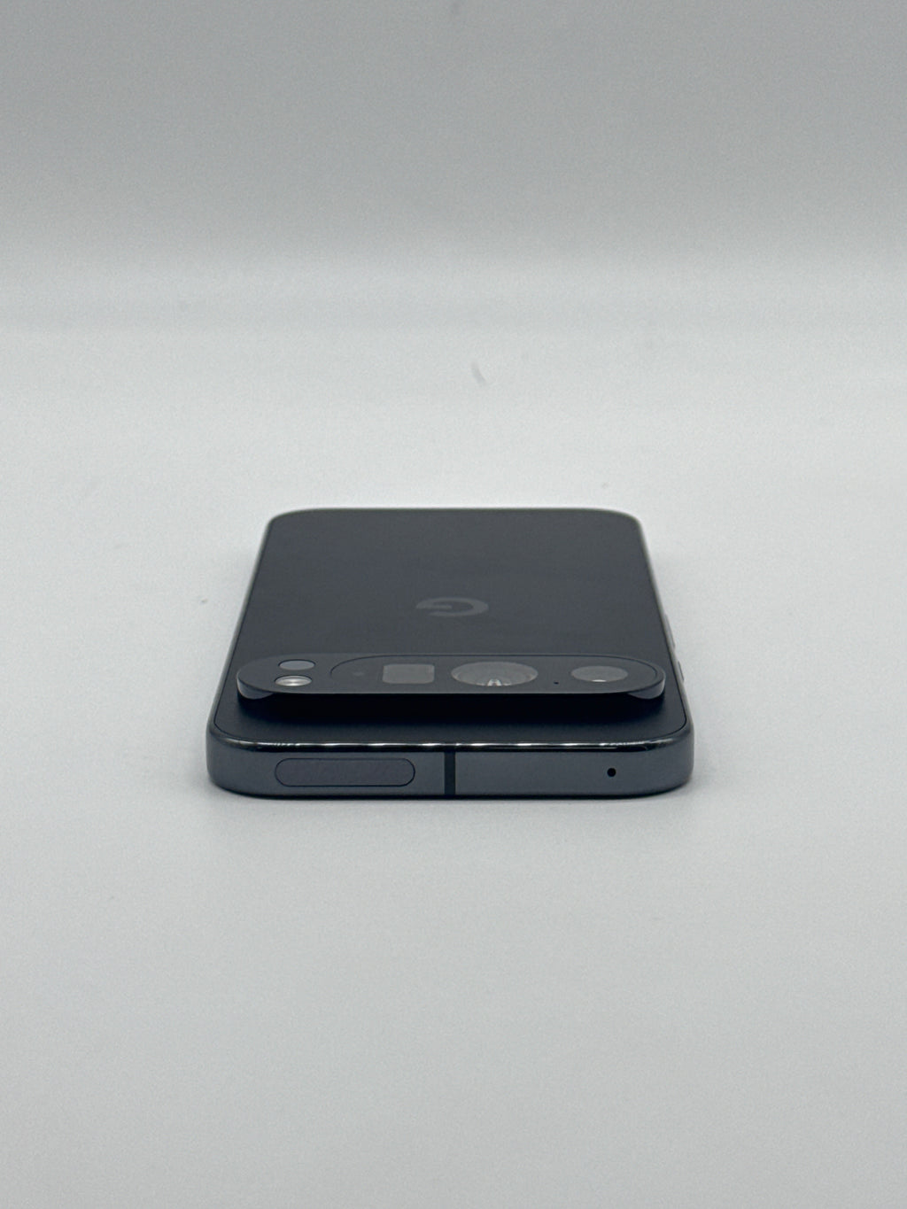 Google Pixel 9 Pro 6.3" 128GB 16GB RAM Unlocked - Used