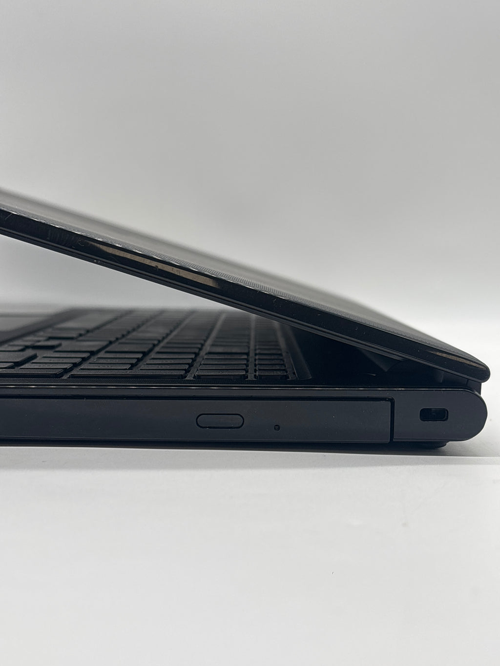 Dell Inspiron 15 3567 i3-7100U 6GB RAM 1TB HDD - For Parts (No Battery)