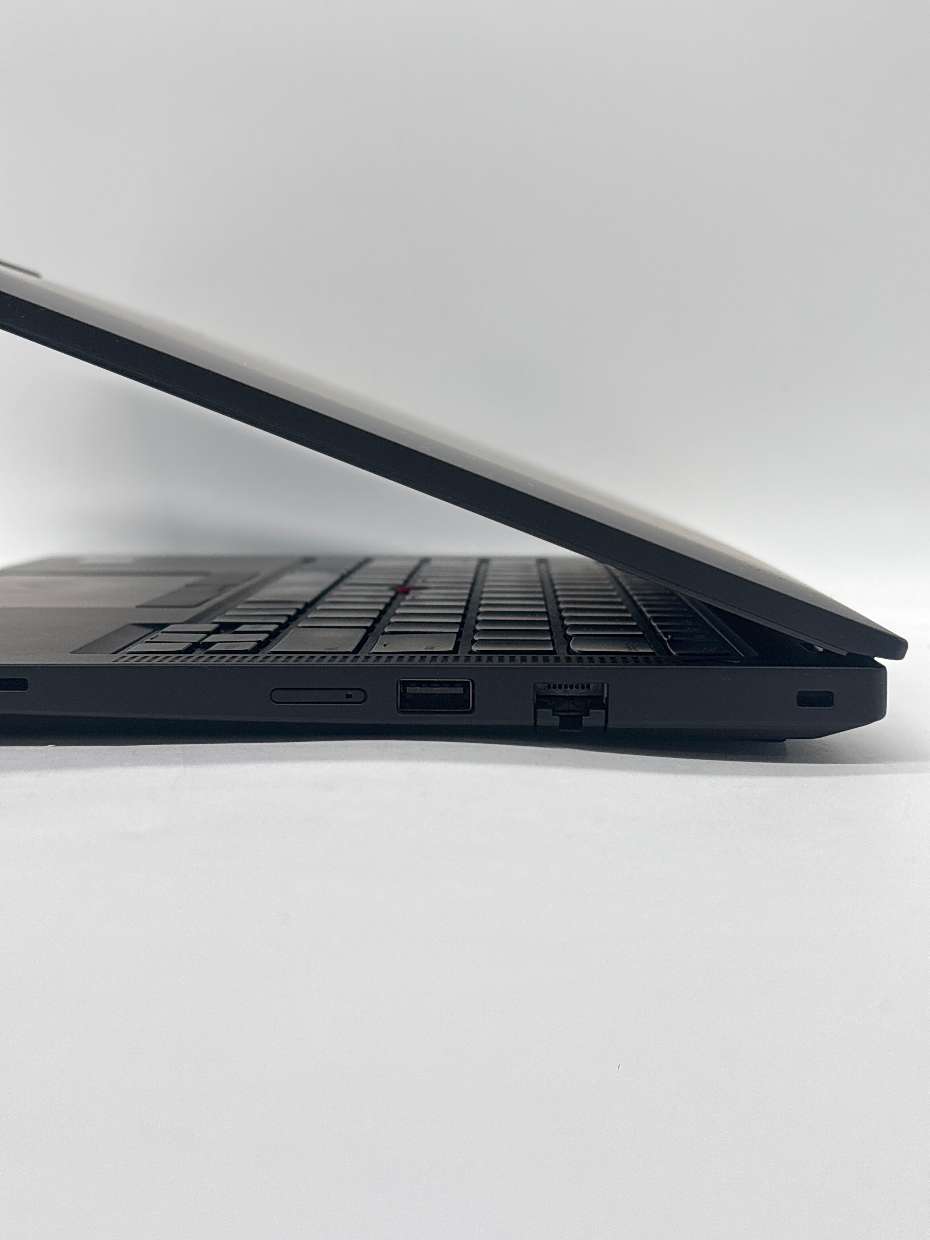 Lenovo ThinkPad T14 Gen 5 Ryzen 5 PRO 8540U 32GB RAM 512GB SSD - For Parts (Read)