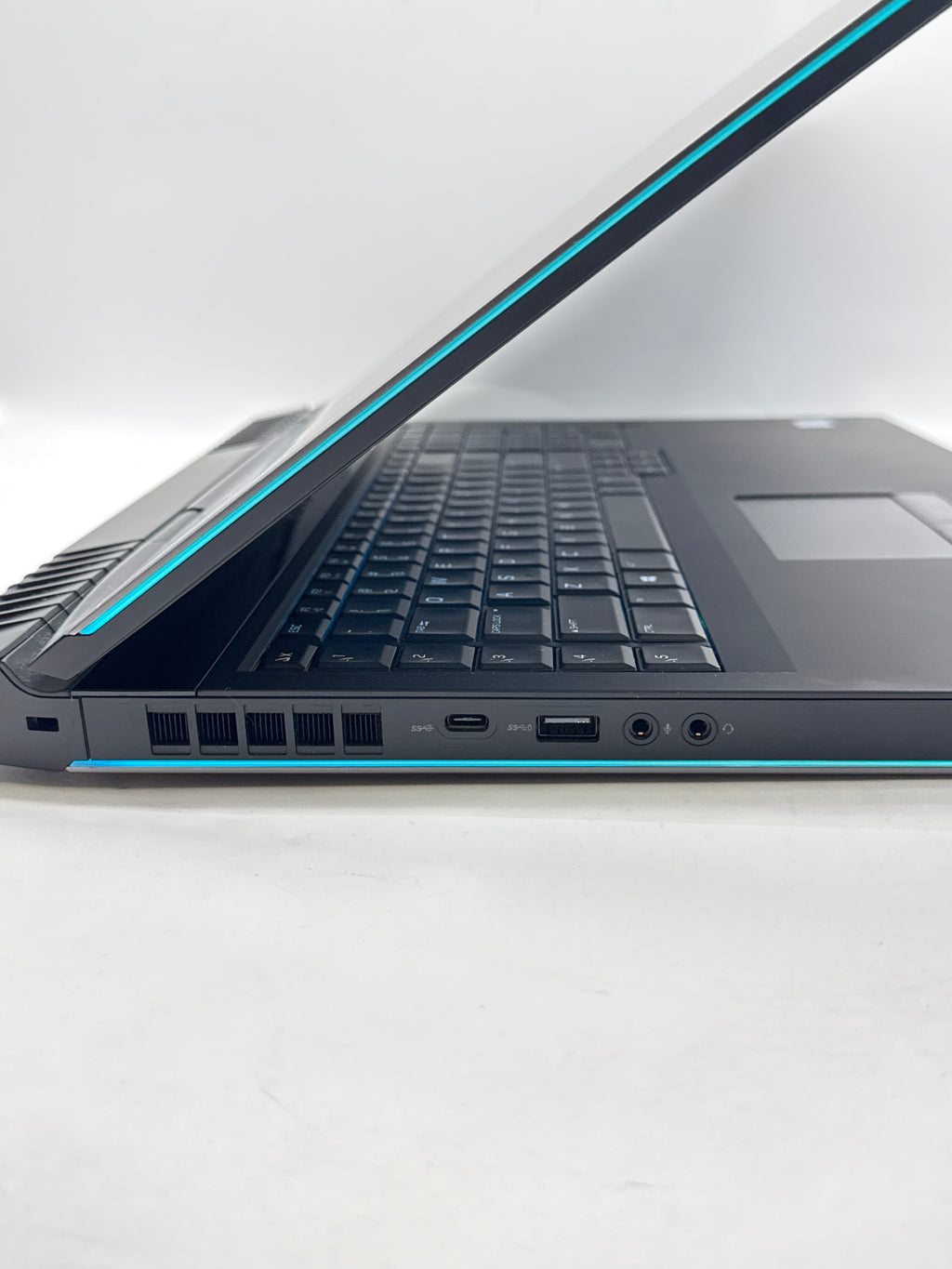 Alienware 17 R5 Core i7-8750H 16GB RAM 1TB HDD GTX 1070 17.3in - Bad HDD