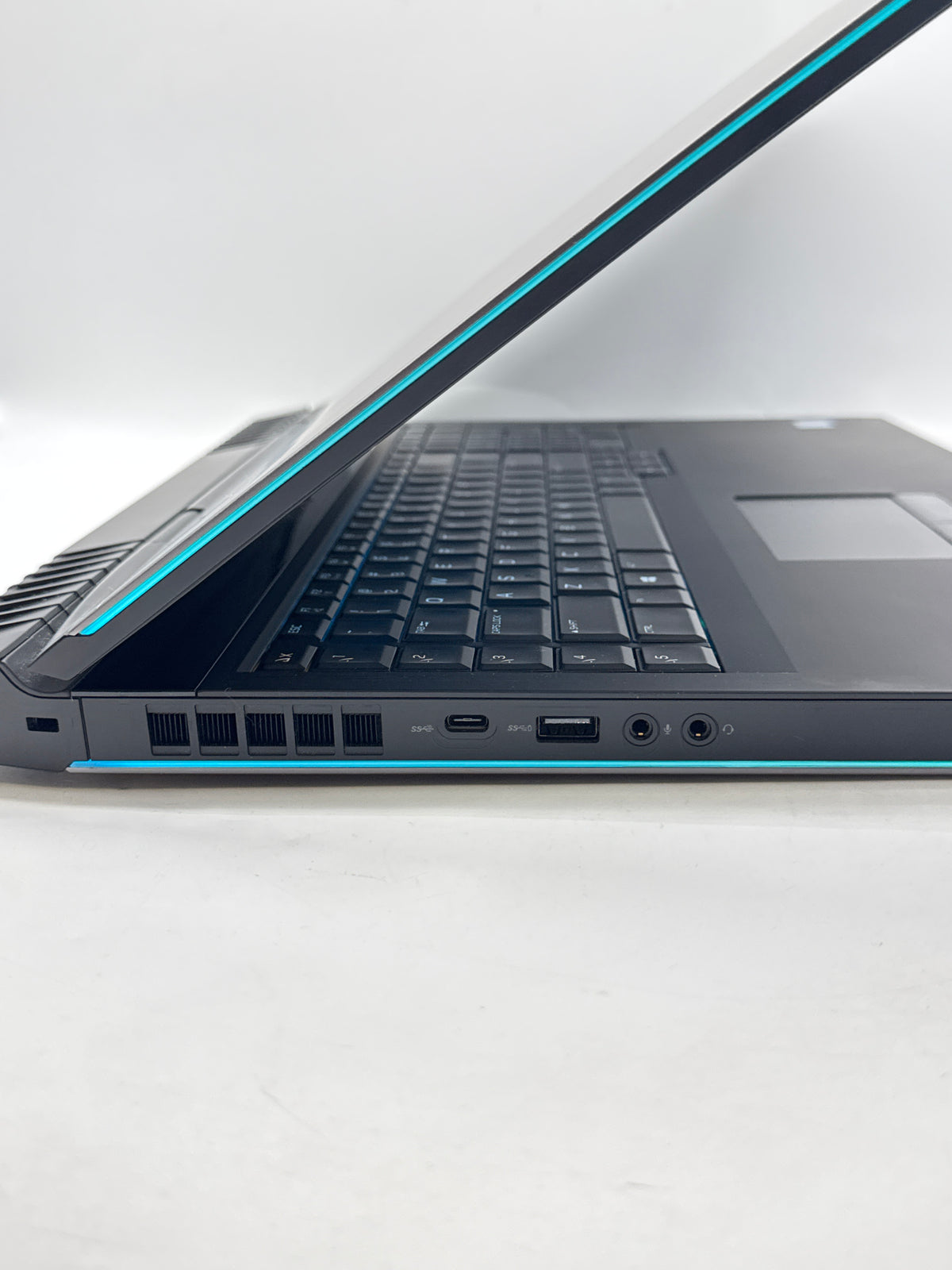 Alienware 17 R5 Core i7-8750H 16GB RAM 1TB HDD GTX 1070 17.3in - Bad HDD